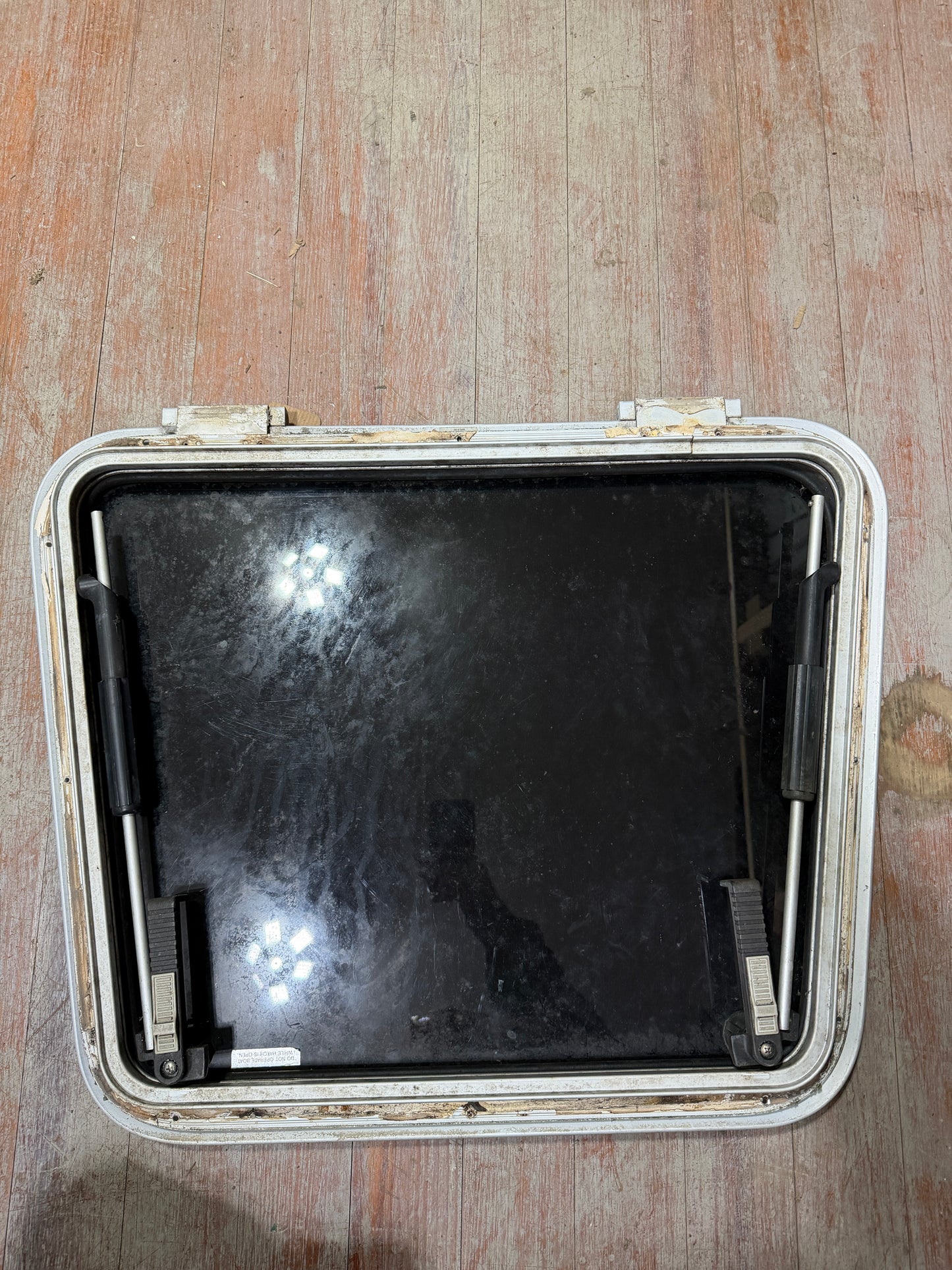 Bomar Hatch - Catalina Morgan 38 - ID: 20 1/4" Wide Short Side x 25 3/8" Wide Long Side x 19 1/4" Long