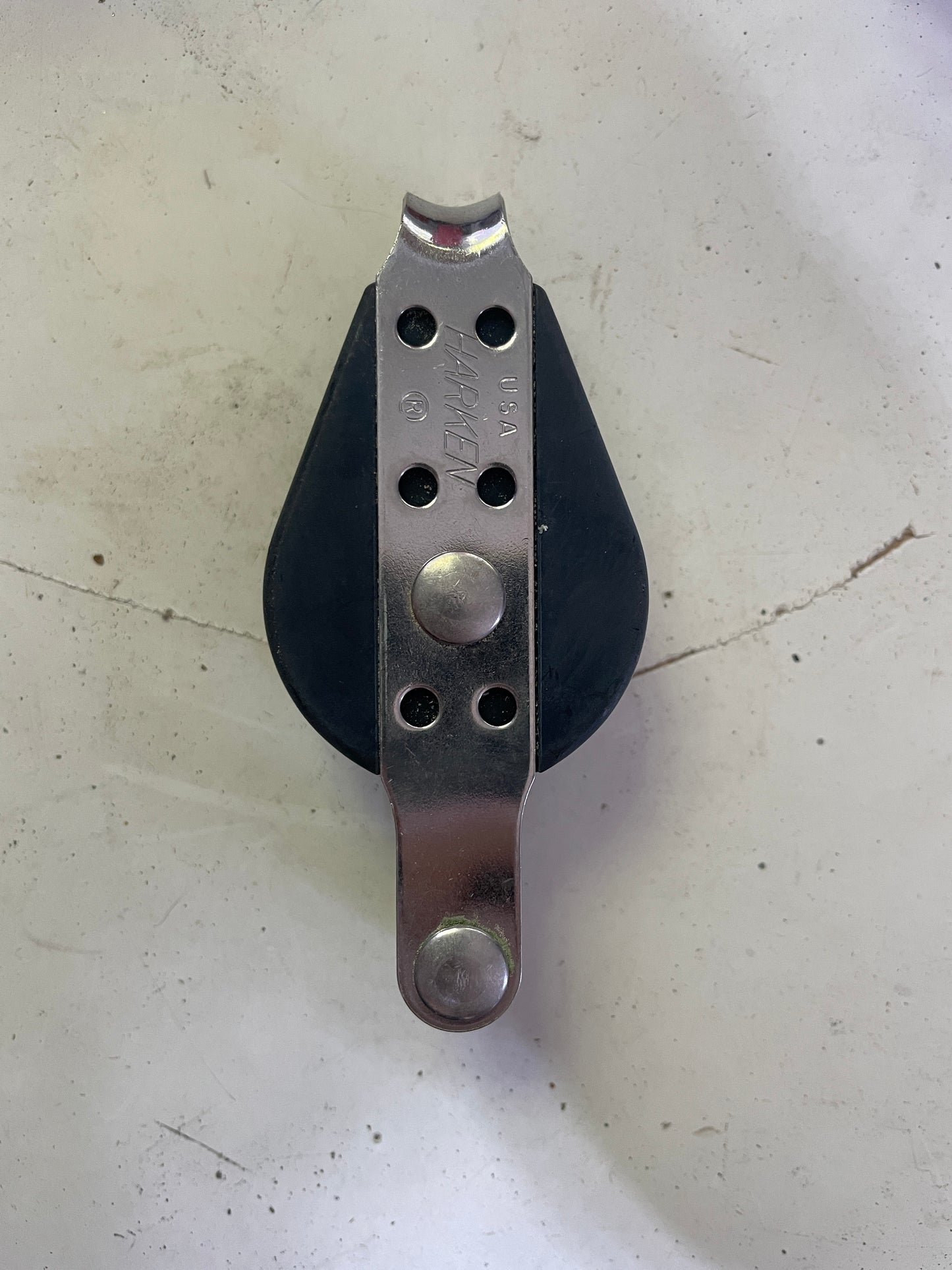 Harken 1 1/2” Single Sheave Fixed Block With Beckett - 3/8” Line