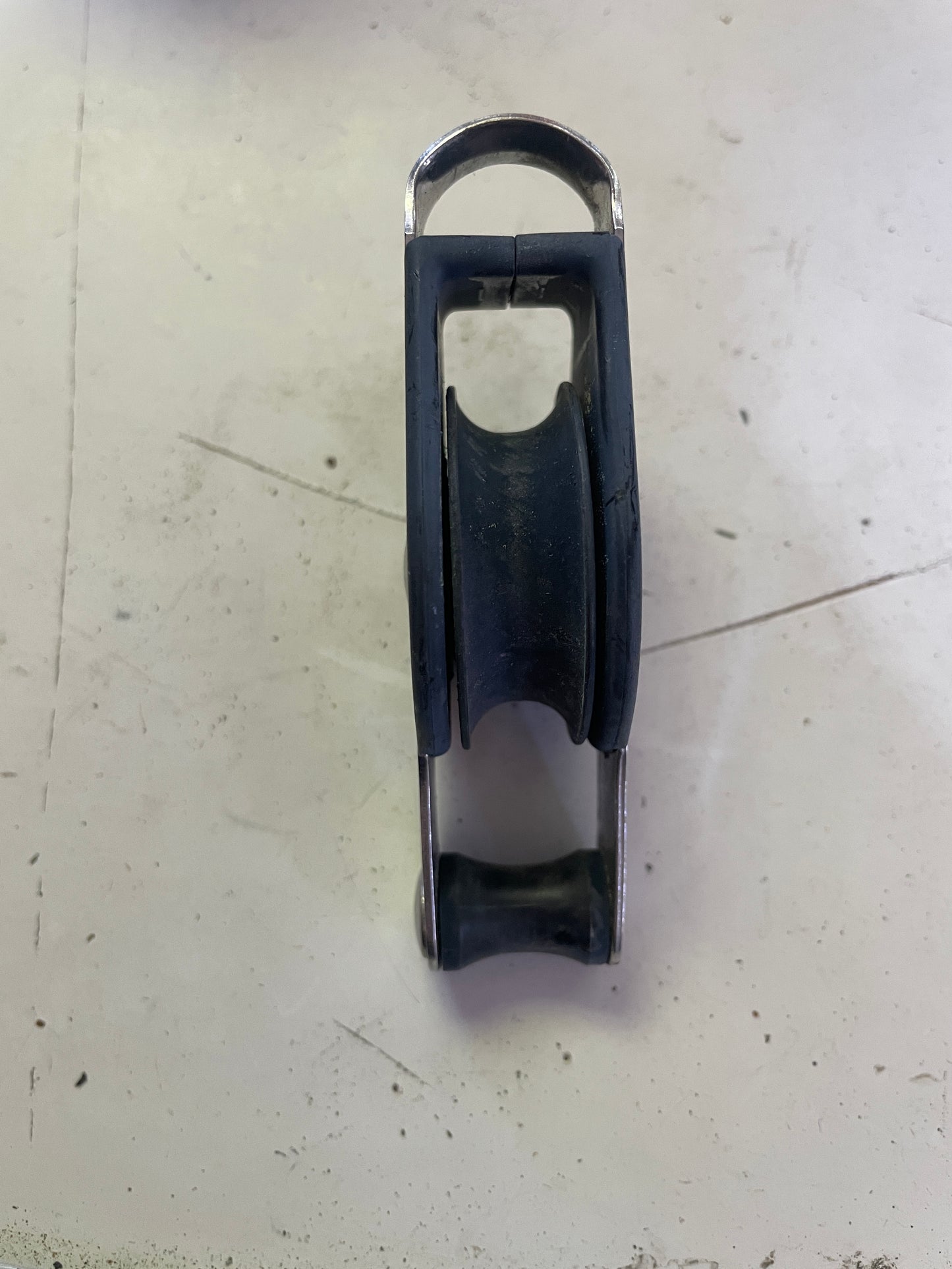 Harken 1 1/2” Single Sheave Fixed Block With Beckett - 3/8” Line