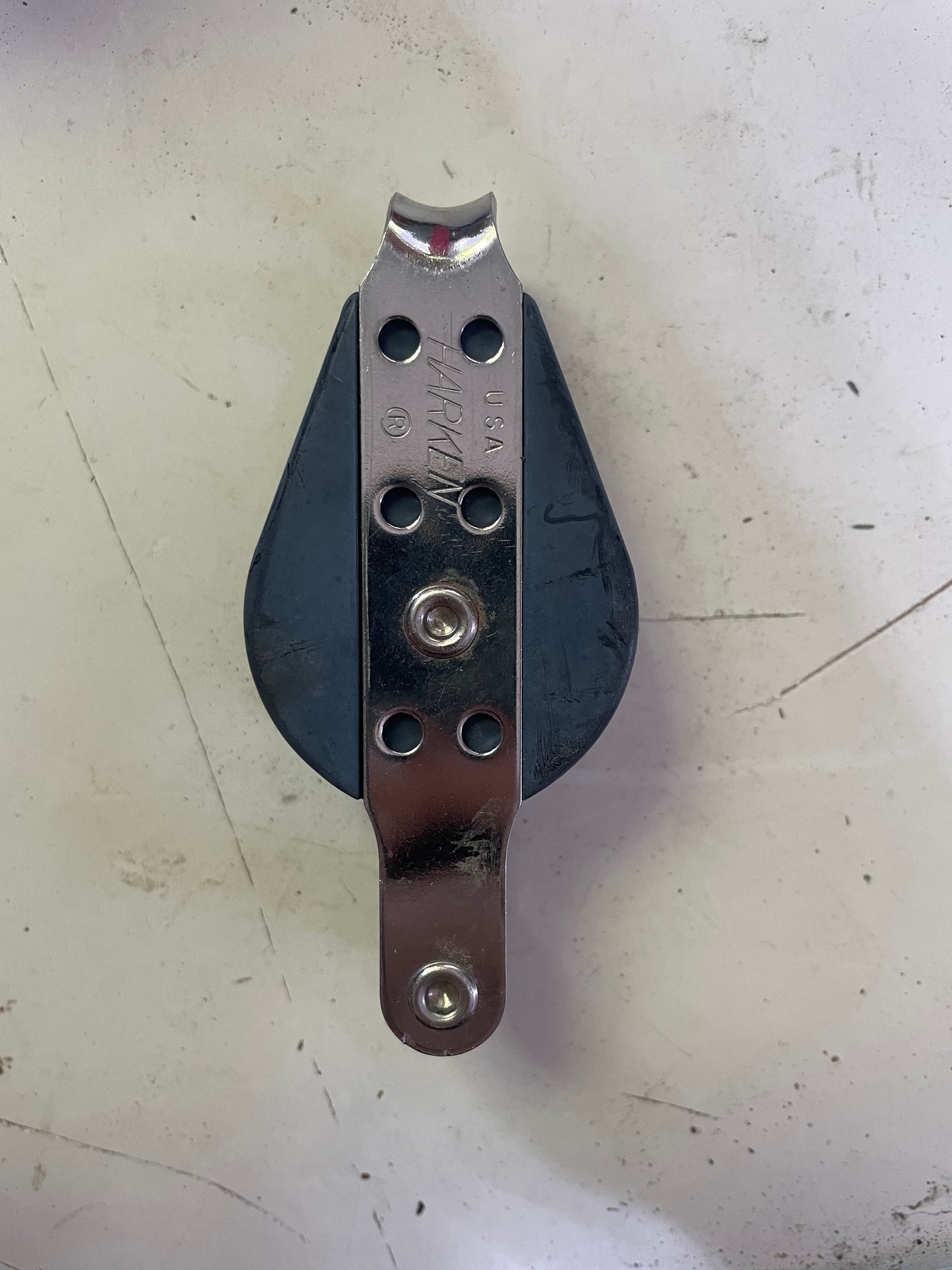 Harken 1 1/2” Single Sheave Fixed Block With Beckett - 3/8” Line