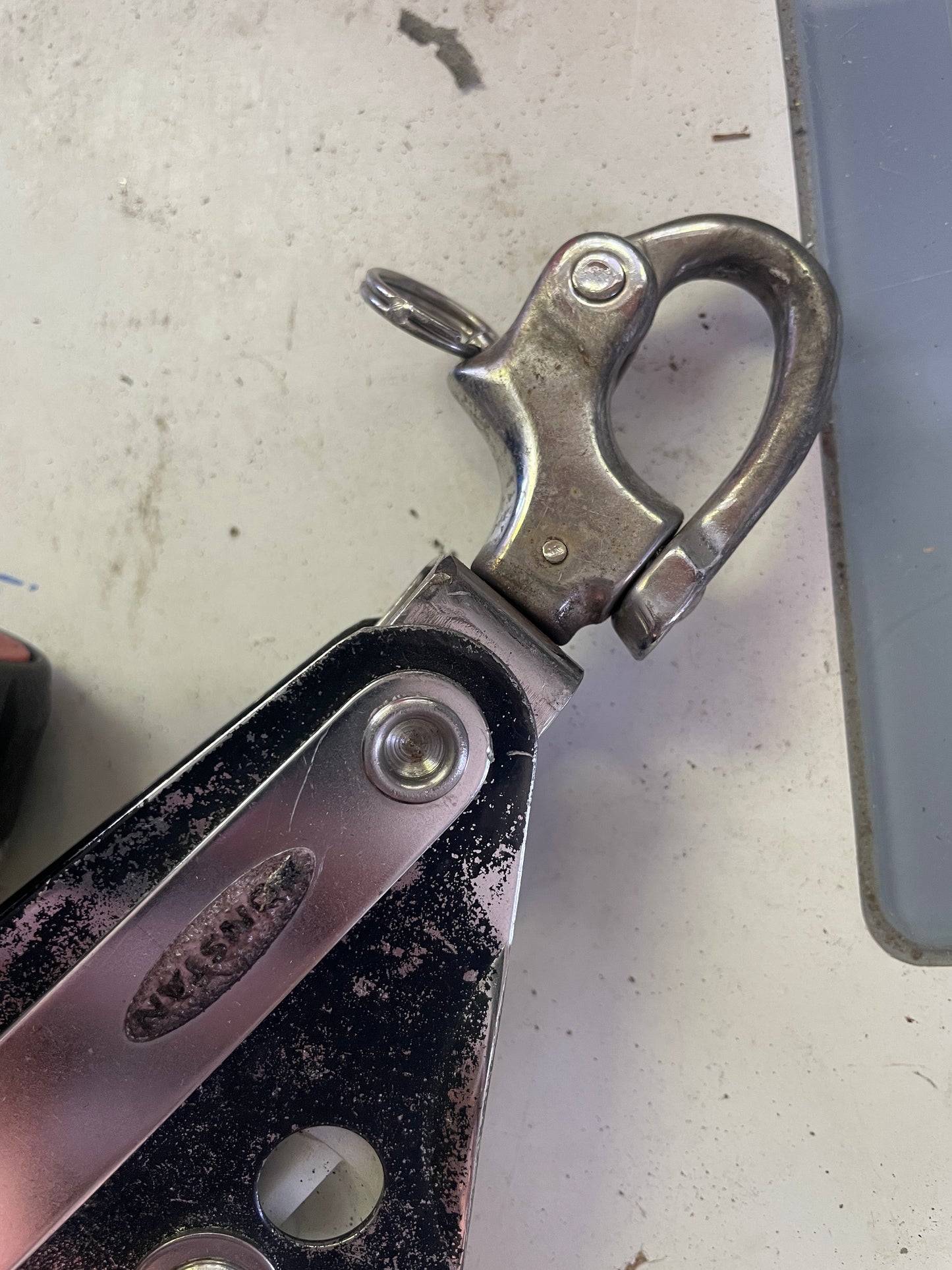 Ronstan Fiddle With Attached Shackle RF1174 & Cam Cleat - 9/16” Line