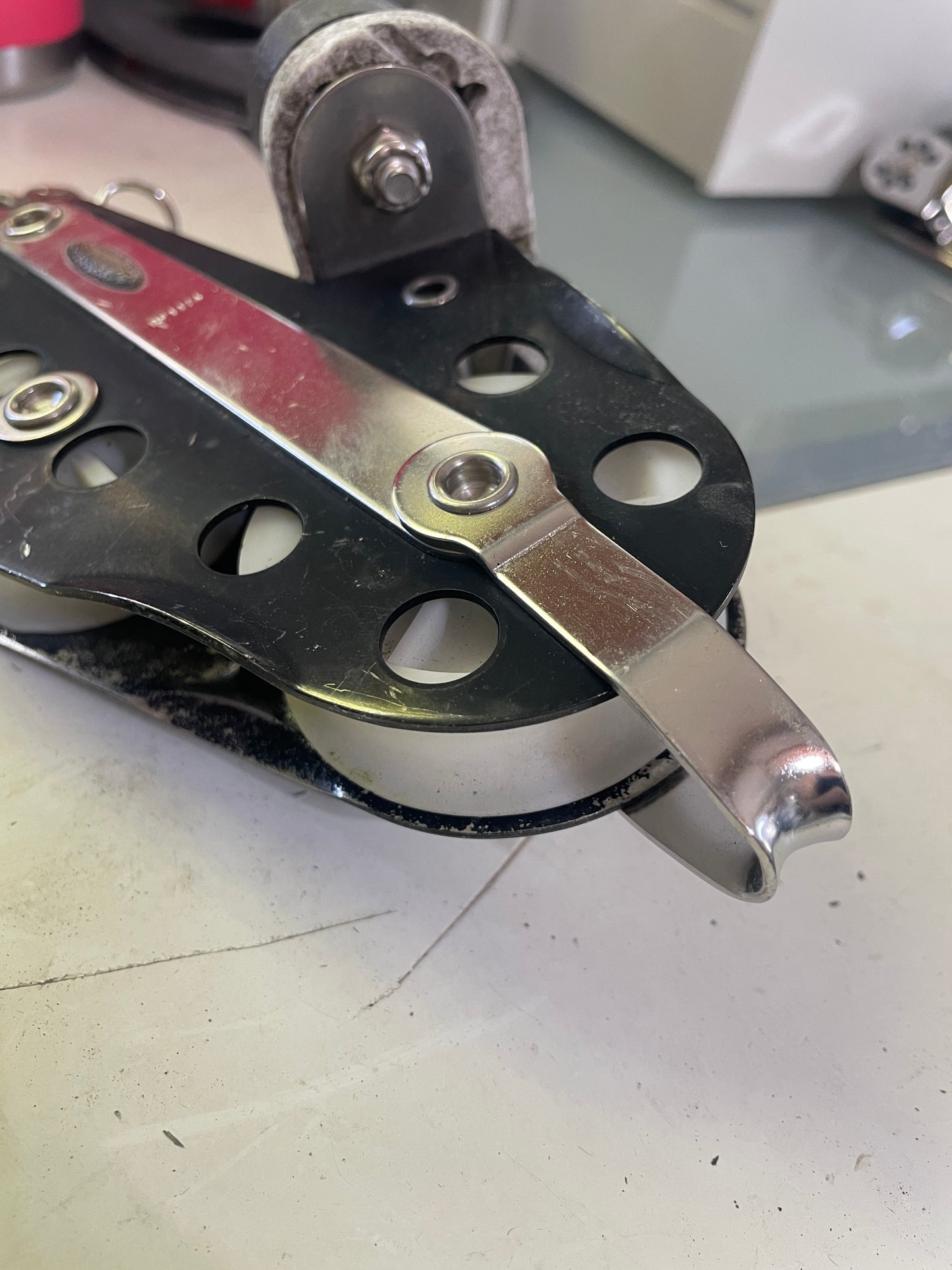 Ronstan Fiddle With Attached Shackle RF1174 & Cam Cleat - 9/16” Line