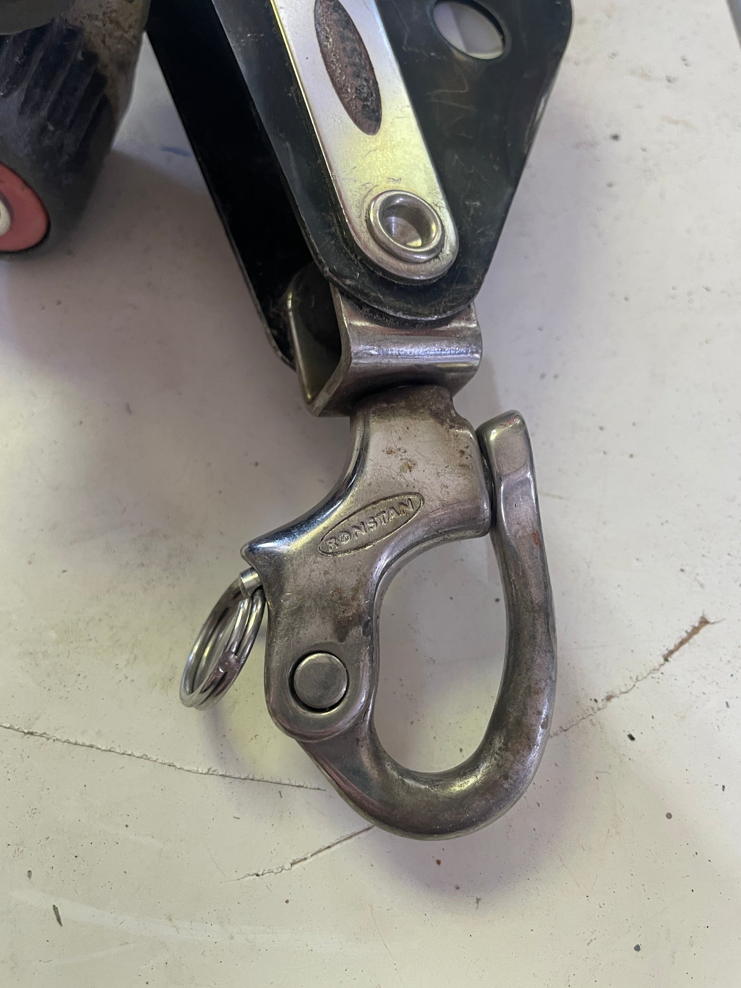 Ronstan Fiddle With Attached Shackle RF1174 & Cam Cleat - 9/16” Line