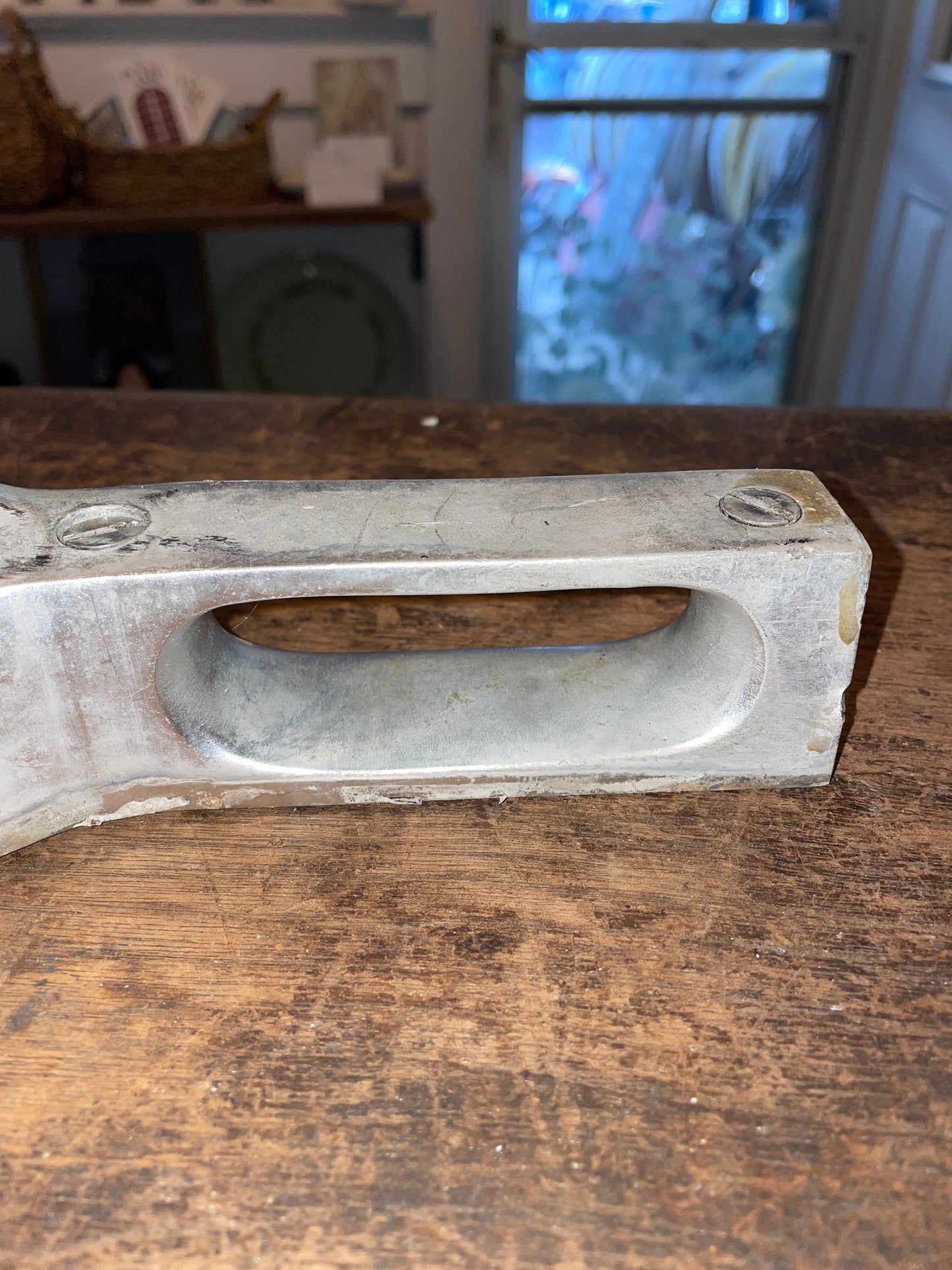 Angled Chock Rear In Rail Guide- Sabre 42