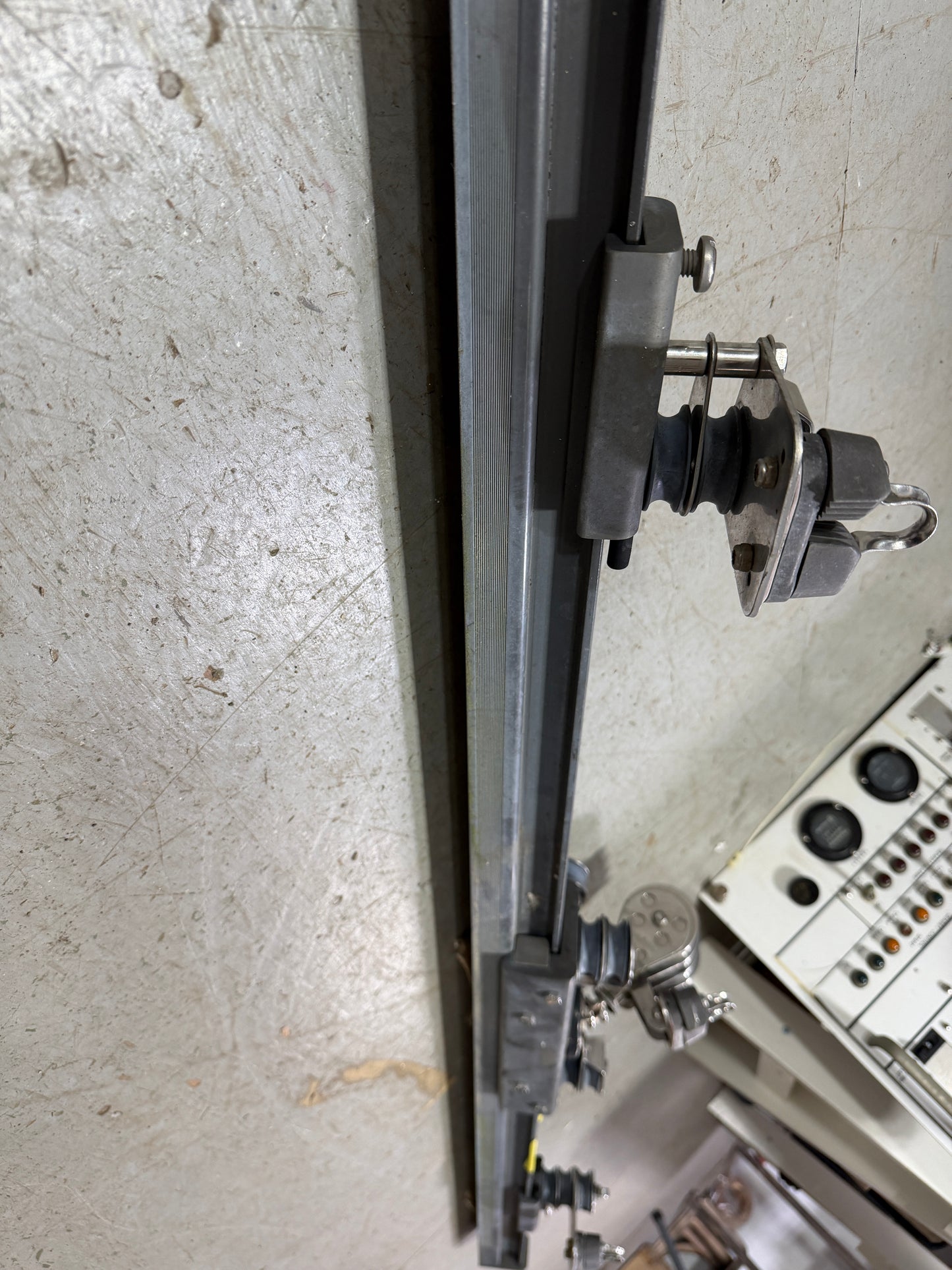 62 1/2" Long x 1 1/2" Track Width - Garhauer Traveller OFF Catalina Morgan 38