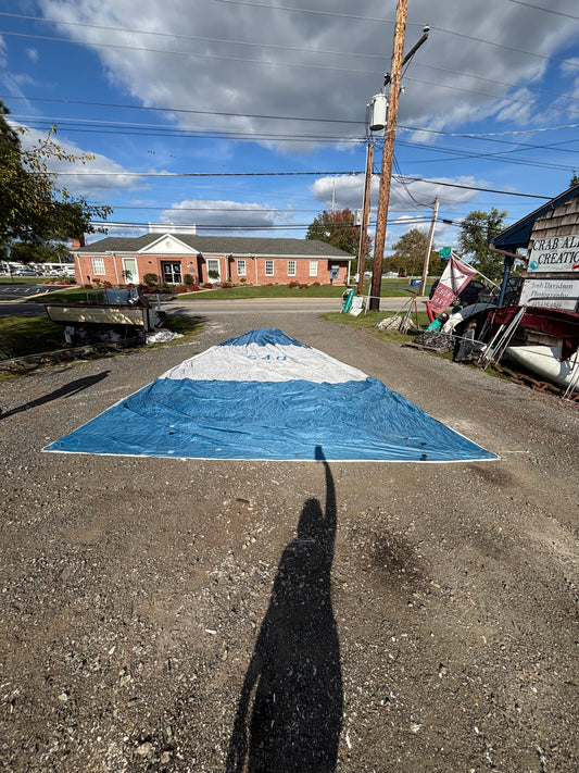 Symmetrical Spinnaker - 30'8" x 30'8" x 17'3"