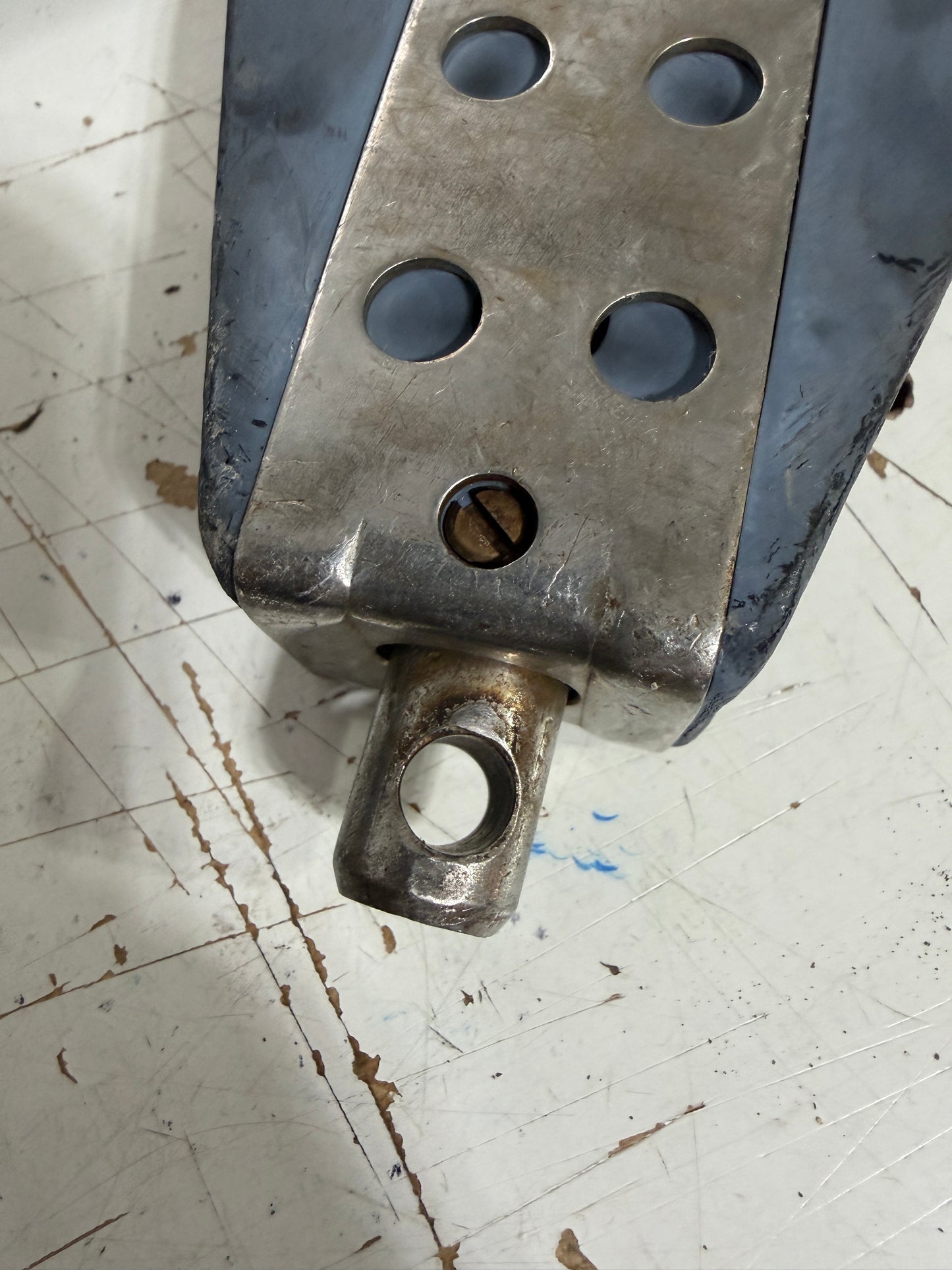 Large Harken Swivel Fiddle With Beckett- 3” And 2 1/8” Sheaves- 5/8” Line