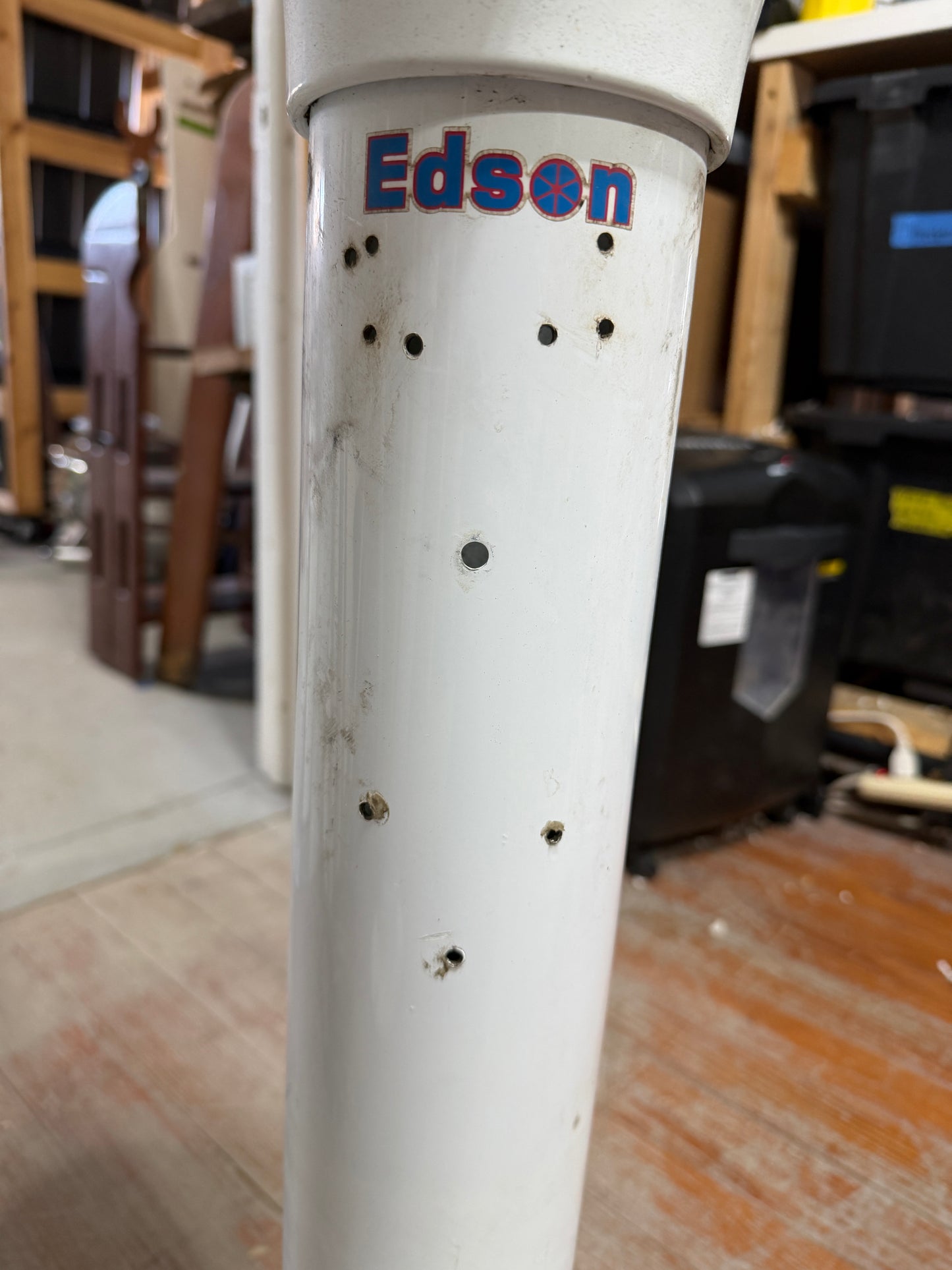 Edson Pedestal - 30" Tall - Serial Number 68890