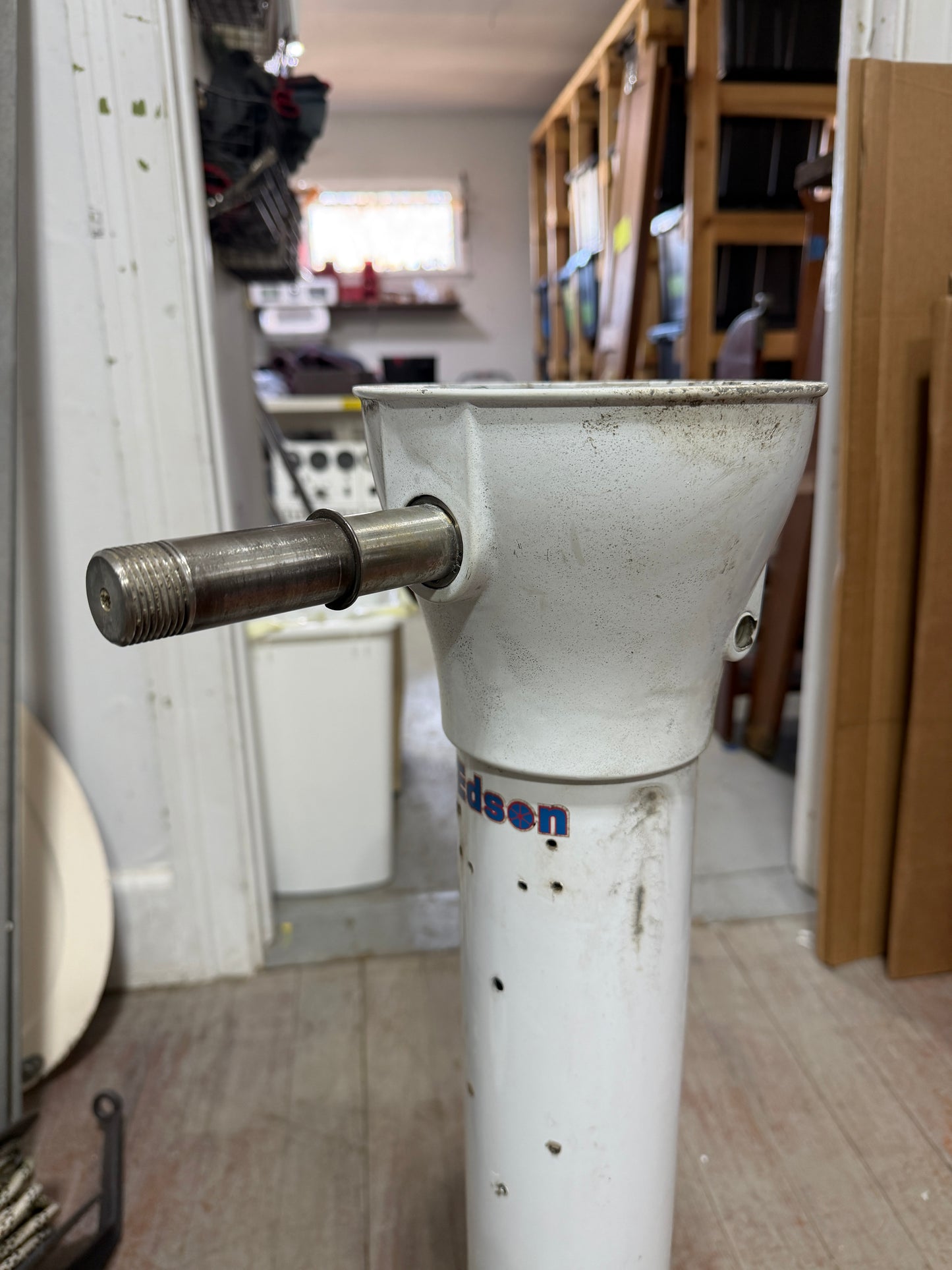 Edson Pedestal - 30" Tall - Serial Number 68890