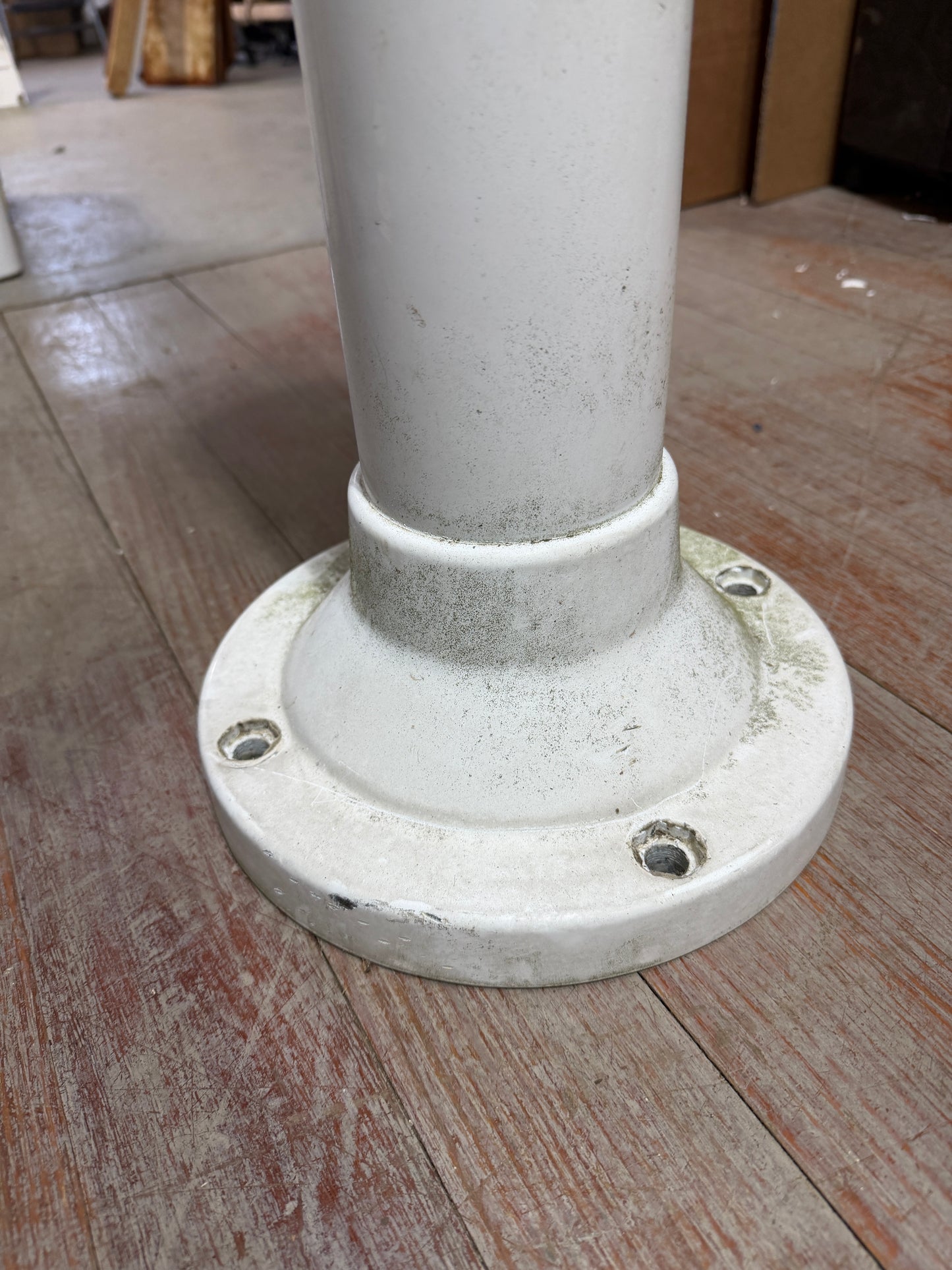 Edson Pedestal - 30" Tall - Serial Number 68890