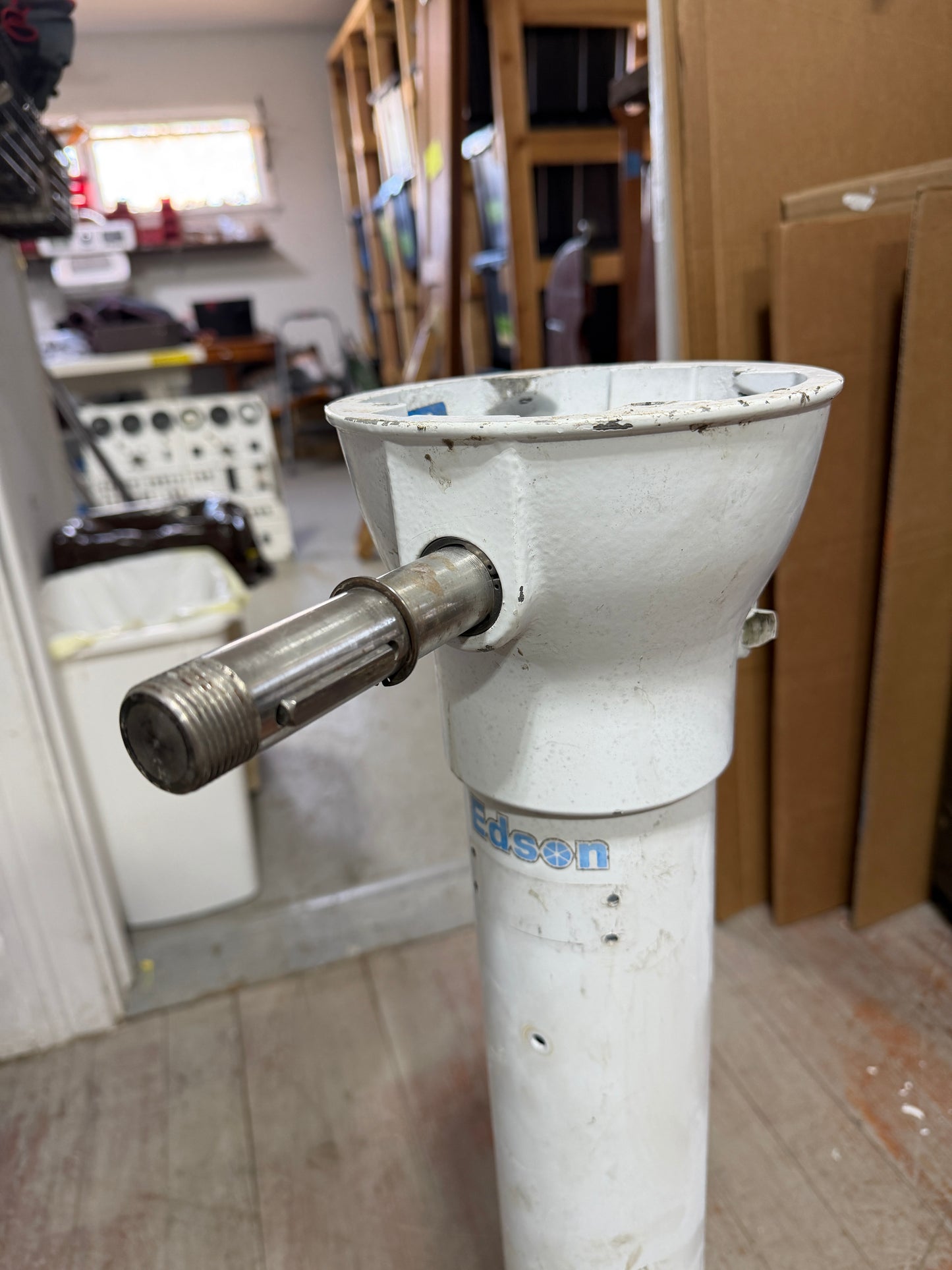 Edson Pedestal - 30" Tall - Serial Number 44870