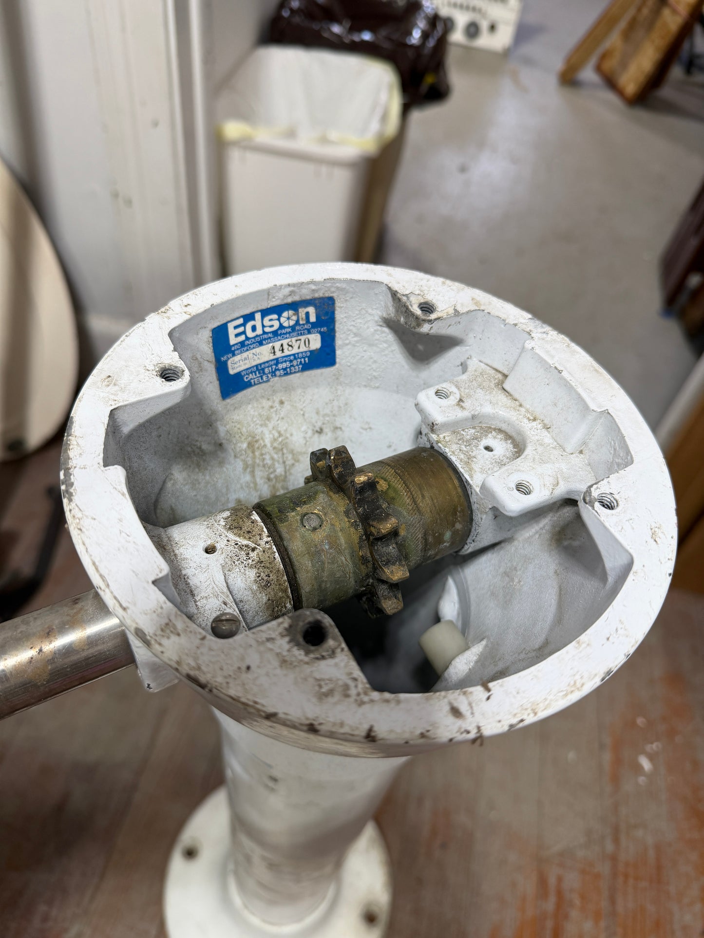 Edson Pedestal - 30" Tall - Serial Number 44870