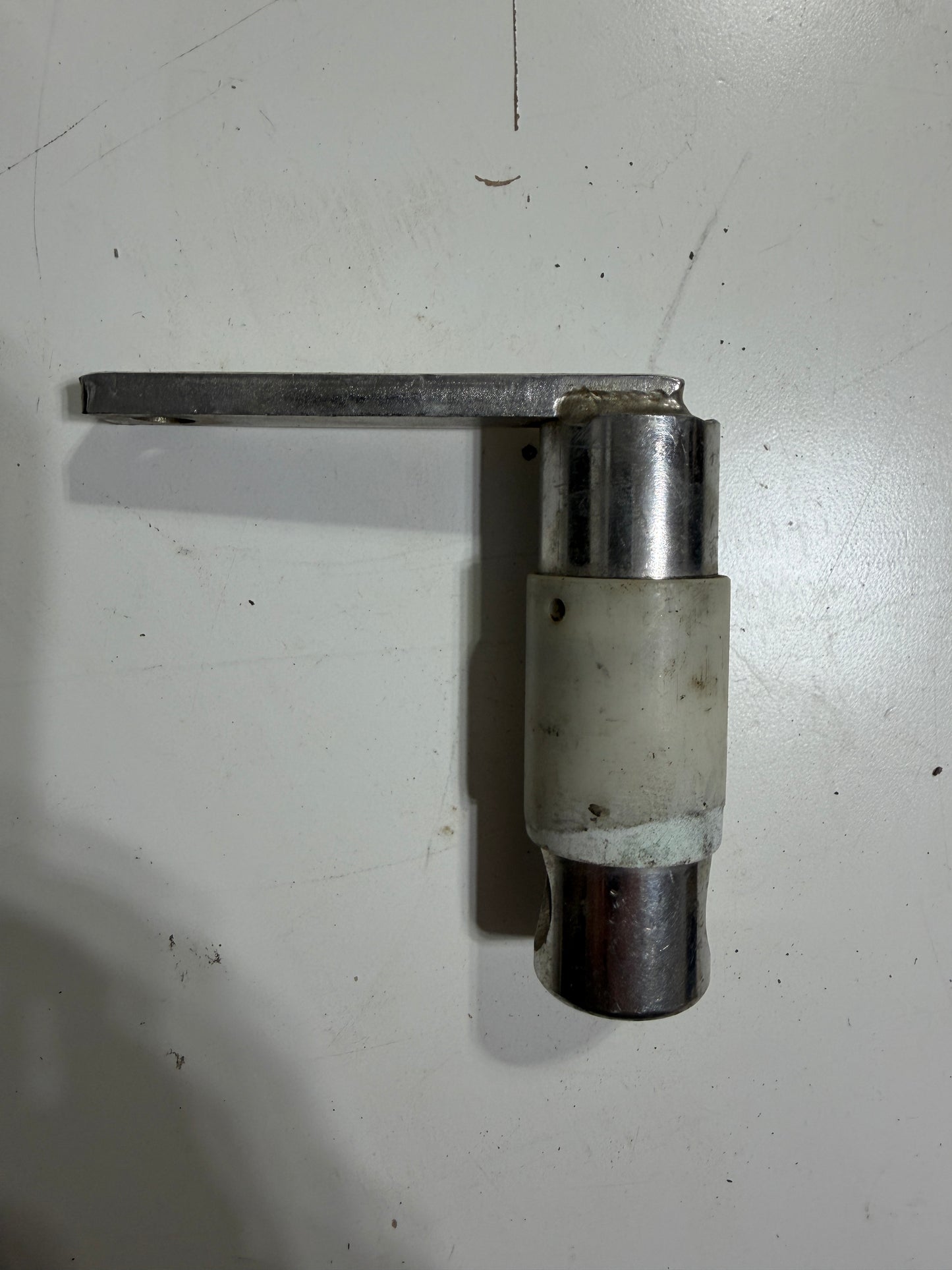 Edson A - 569 Throttle Handle Connection