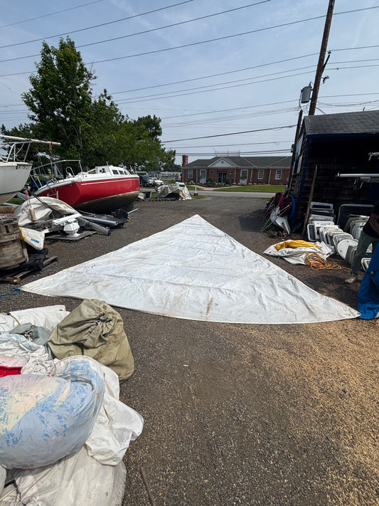 AS IS Catalina 25 Jib Sail — 27’10” Leech x 27’6” Luff x 16’3” Foot
