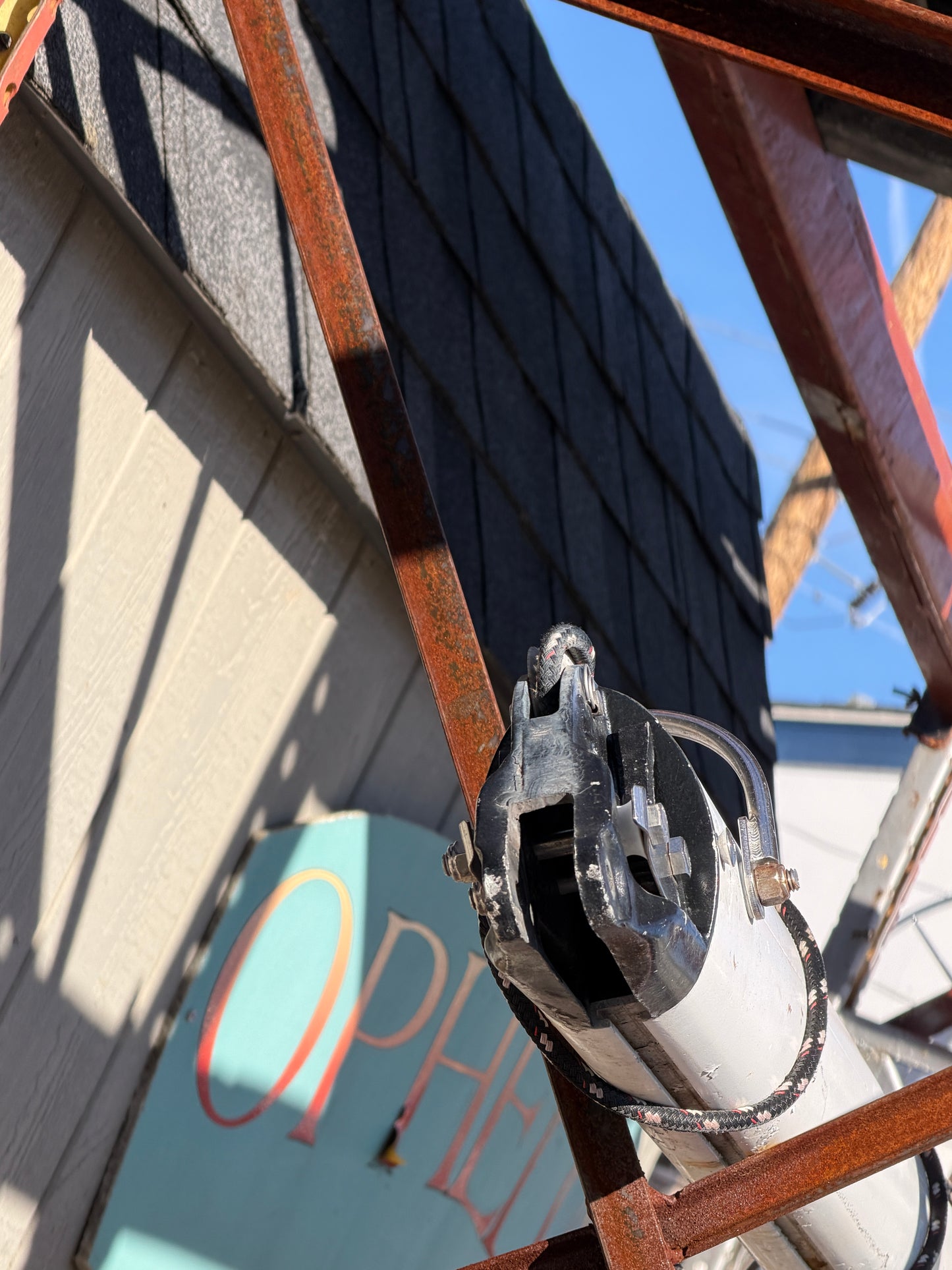 Hunter 34 Boom - 12'3" Long