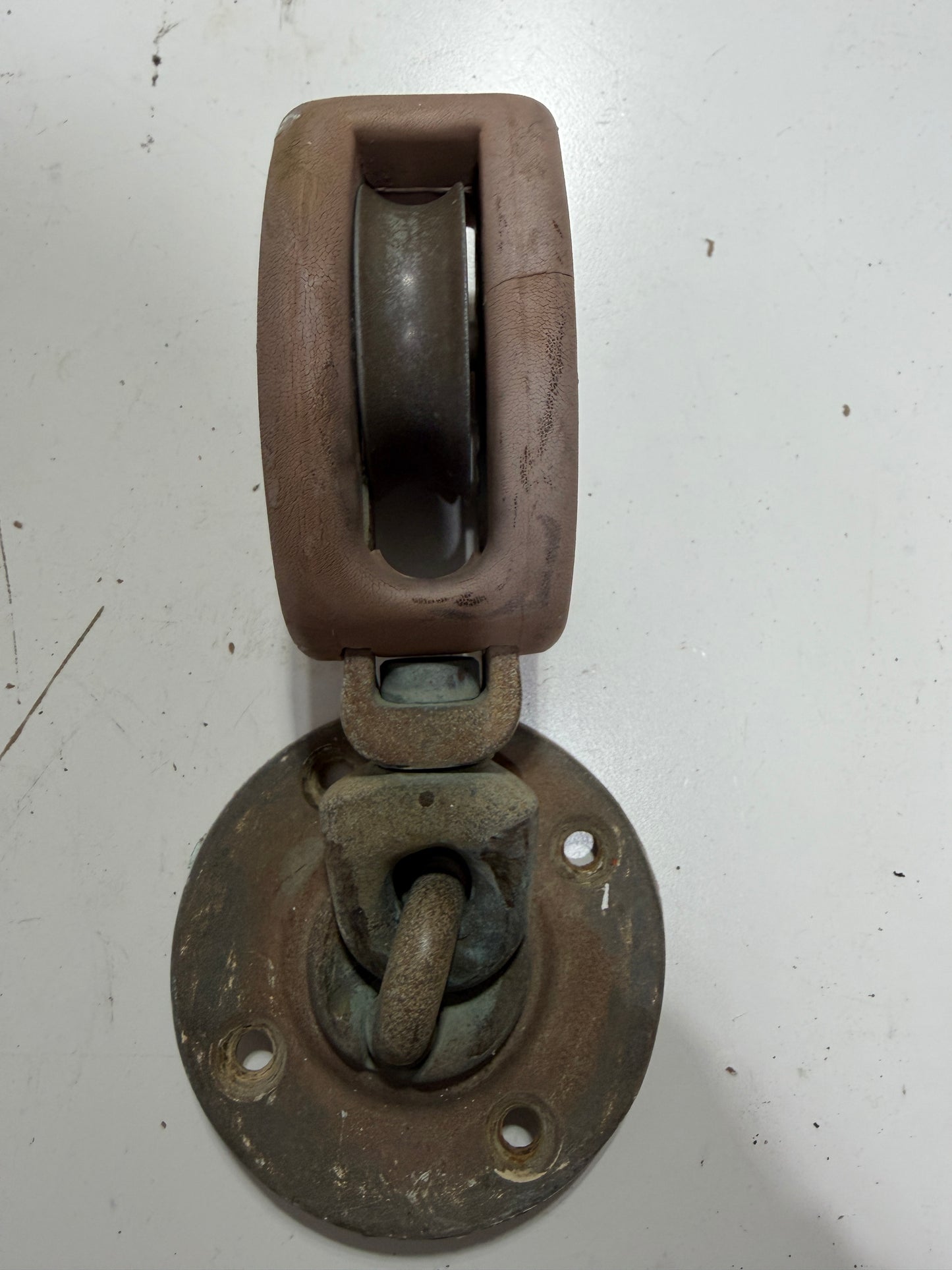South Coast Standing Rubber Swivel Block with Bronze Base - Alden Priscilla 1971