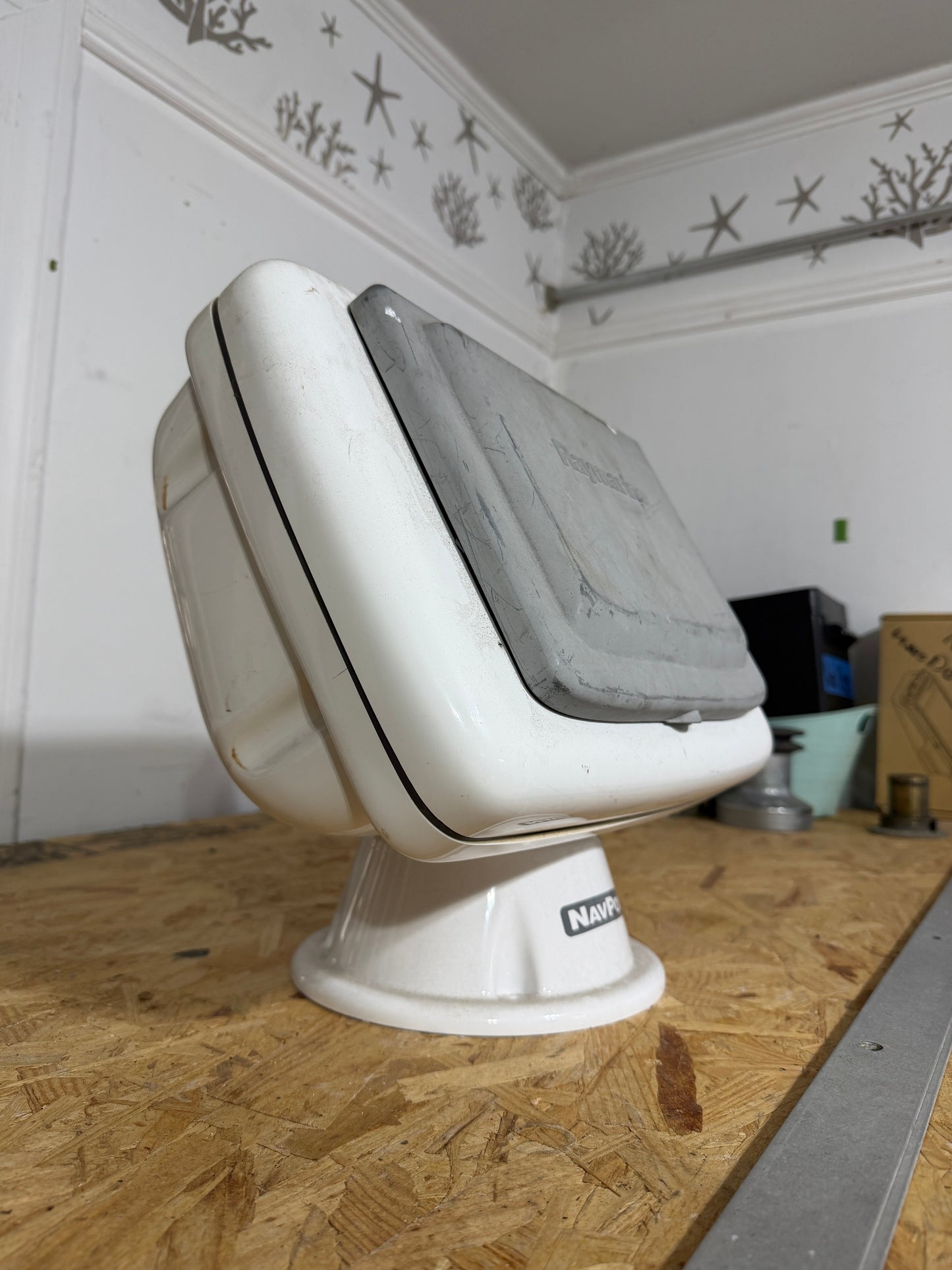 NavPod PowerPod With Raymarine E80 Chartplotter