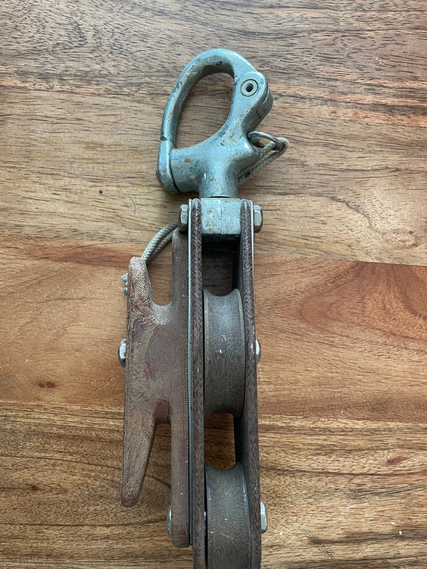Lewmar Tufnol Fiddle Block With Shackle & Attached Cleat