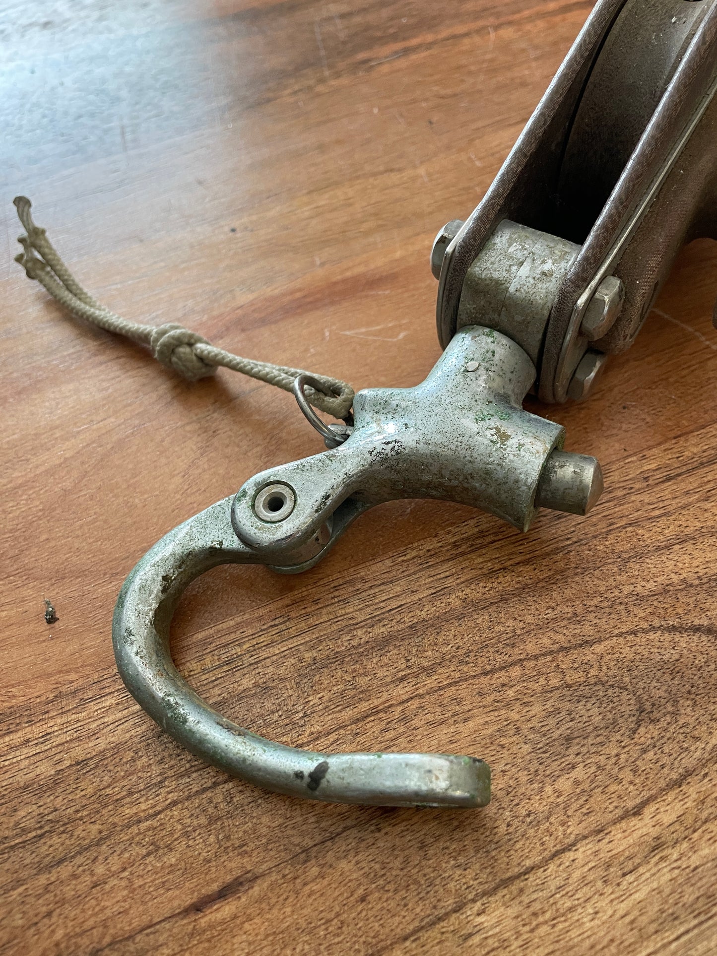 Lewmar Tufnol Fiddle Block With Shackle & Attached Cleat