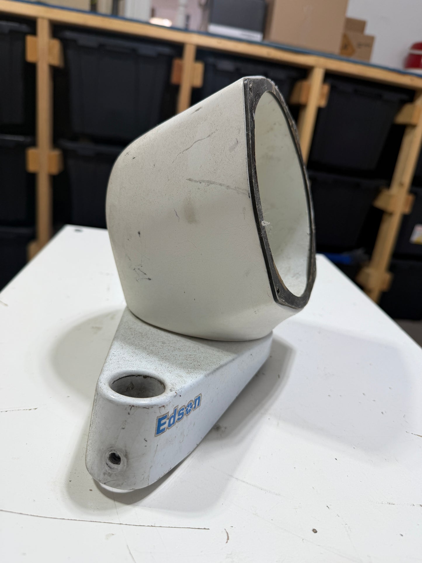 Single Edson Electronic Mount - 4 1/2" Squared Hole Mounting - Good Condition