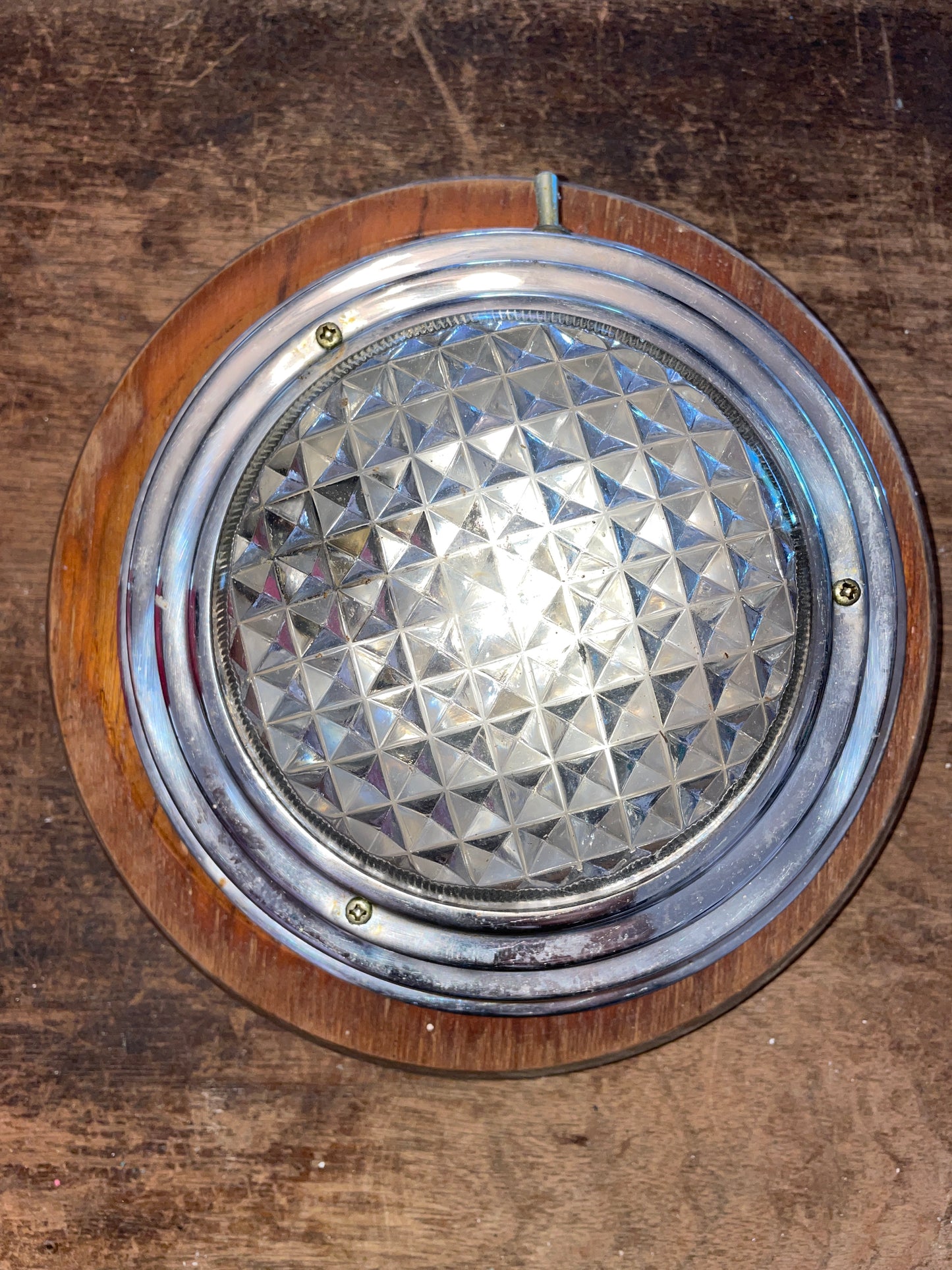 6 3/4” Interior Light With Mounting Base