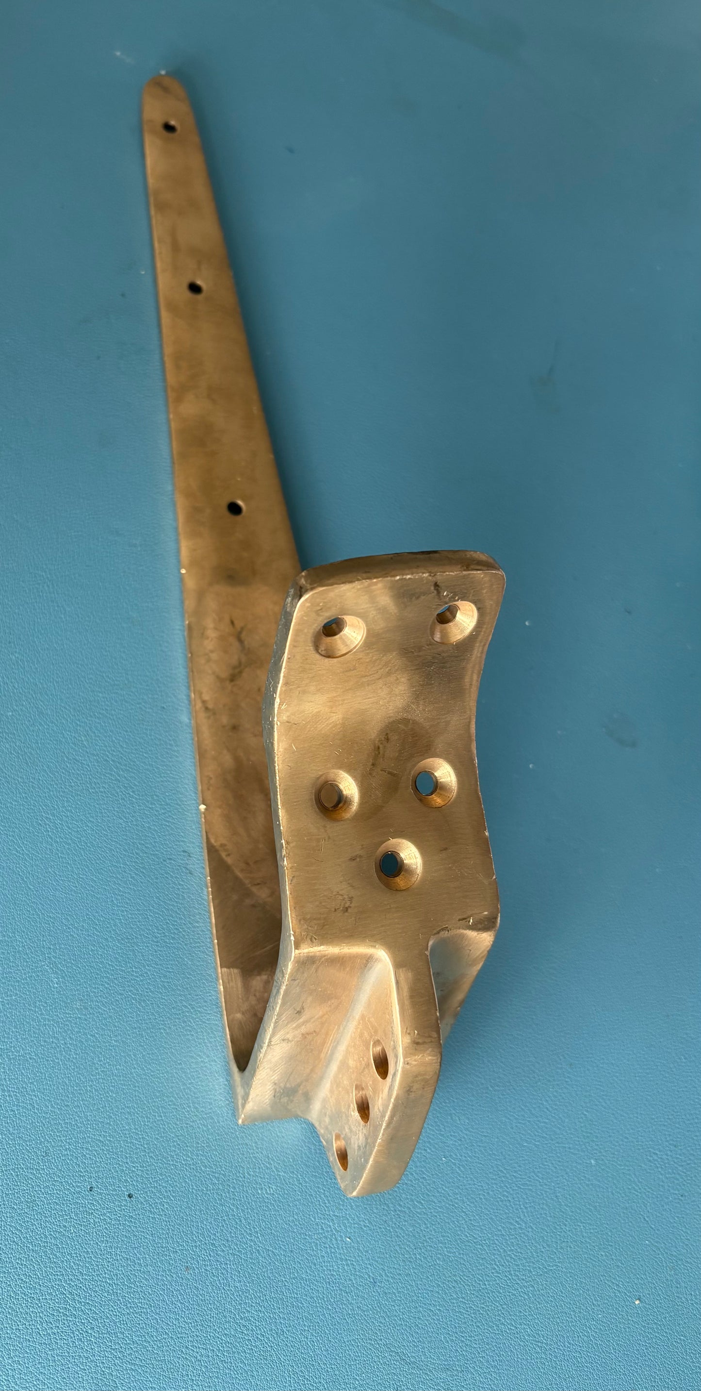 Bronze Stem Strap Code HM5419