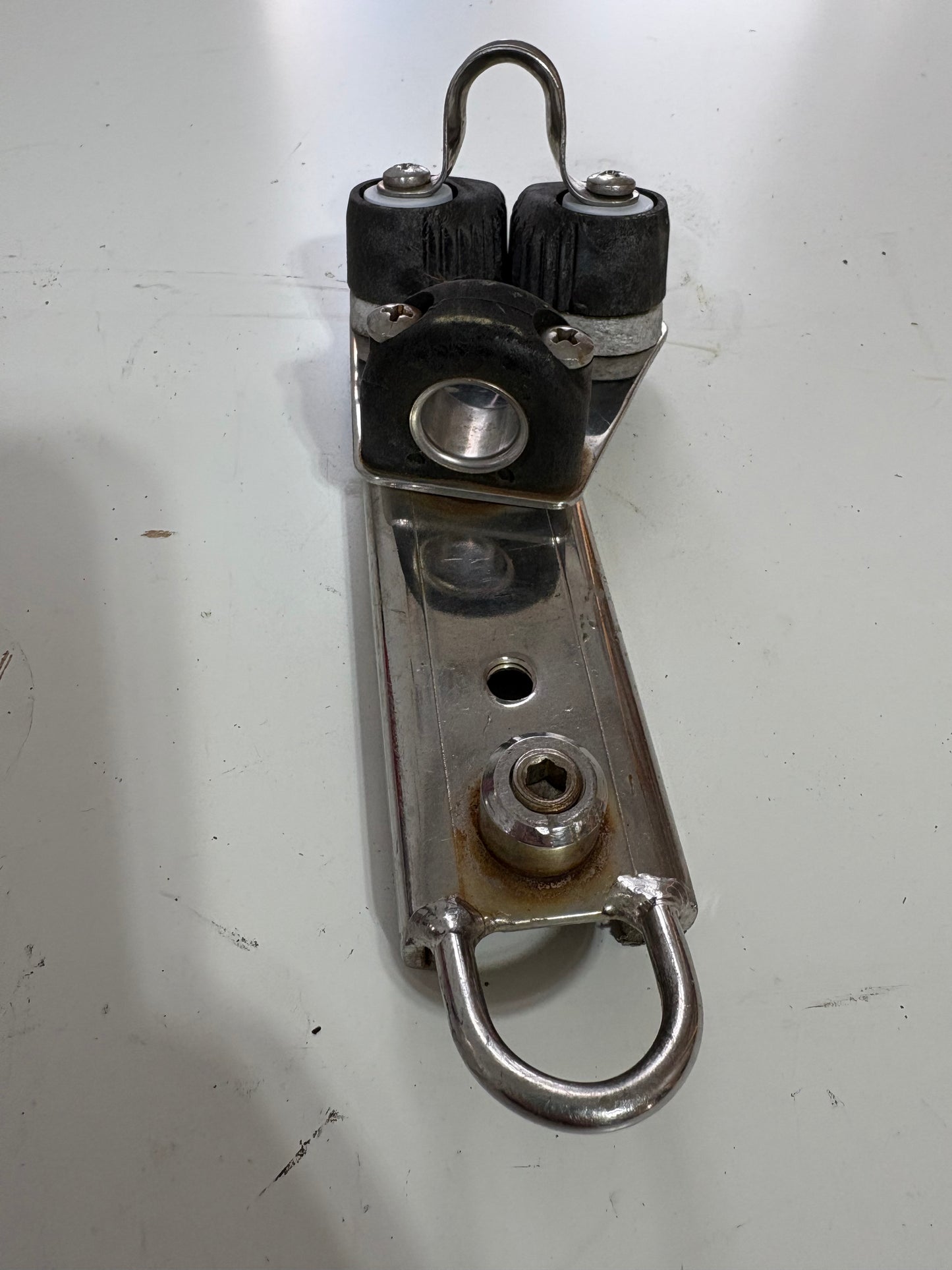 Pivoting Track Car with Cam Cleat