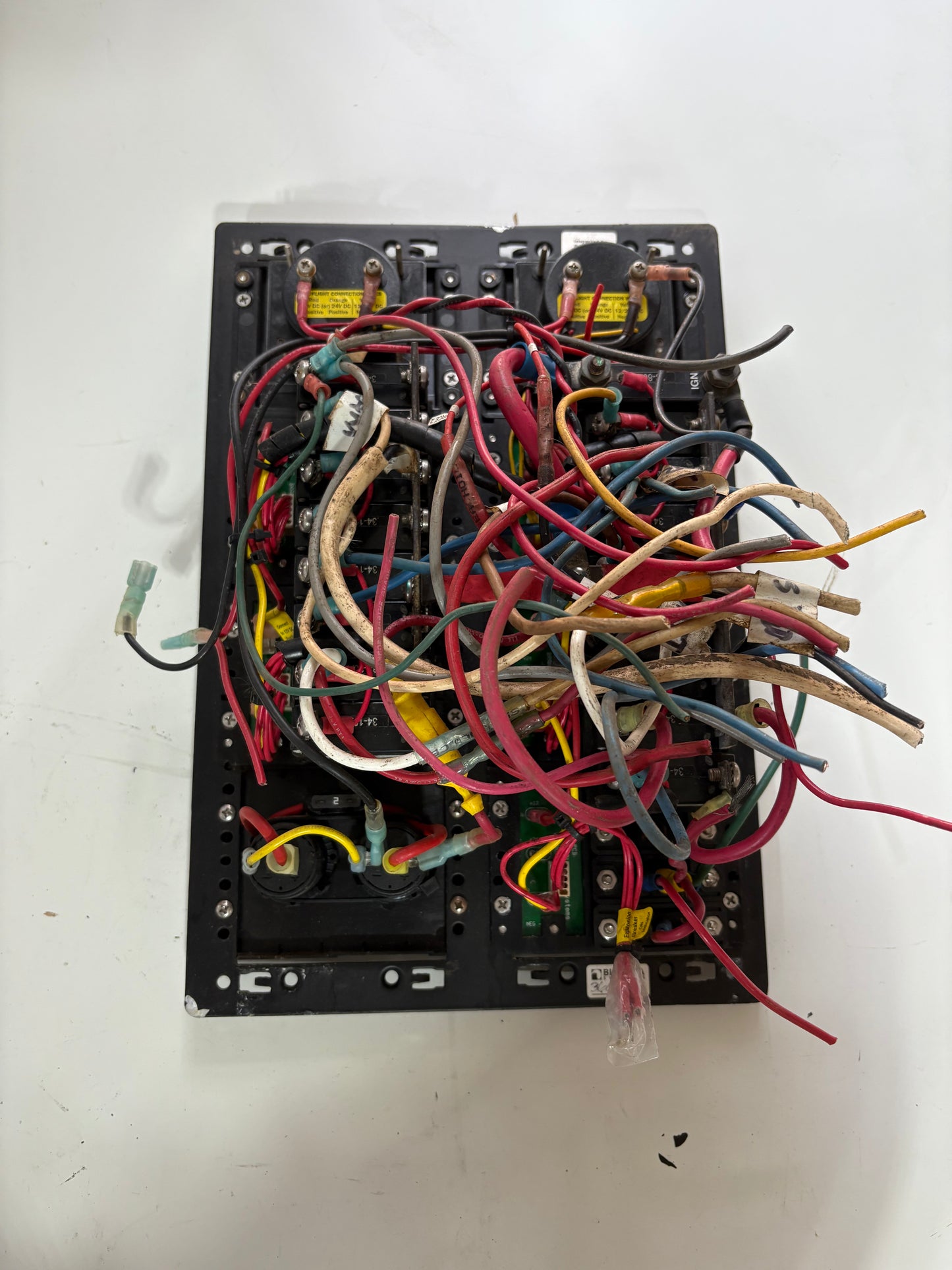 DC Panel  16 Switches