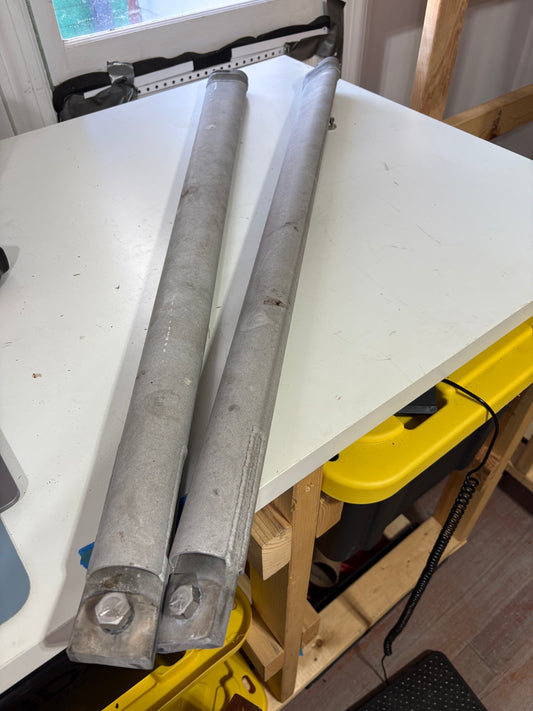 Tartan 34C Spreaders Pair