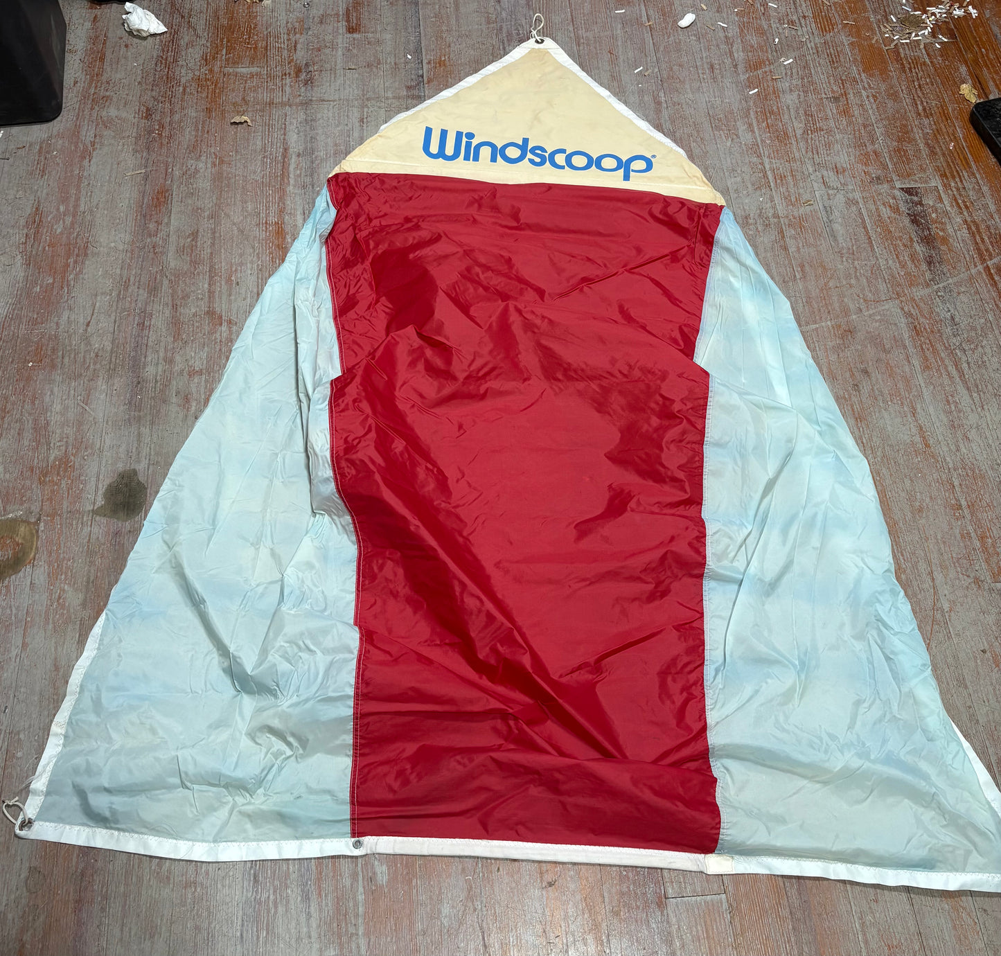 Windscoop Blue and Red with Bag