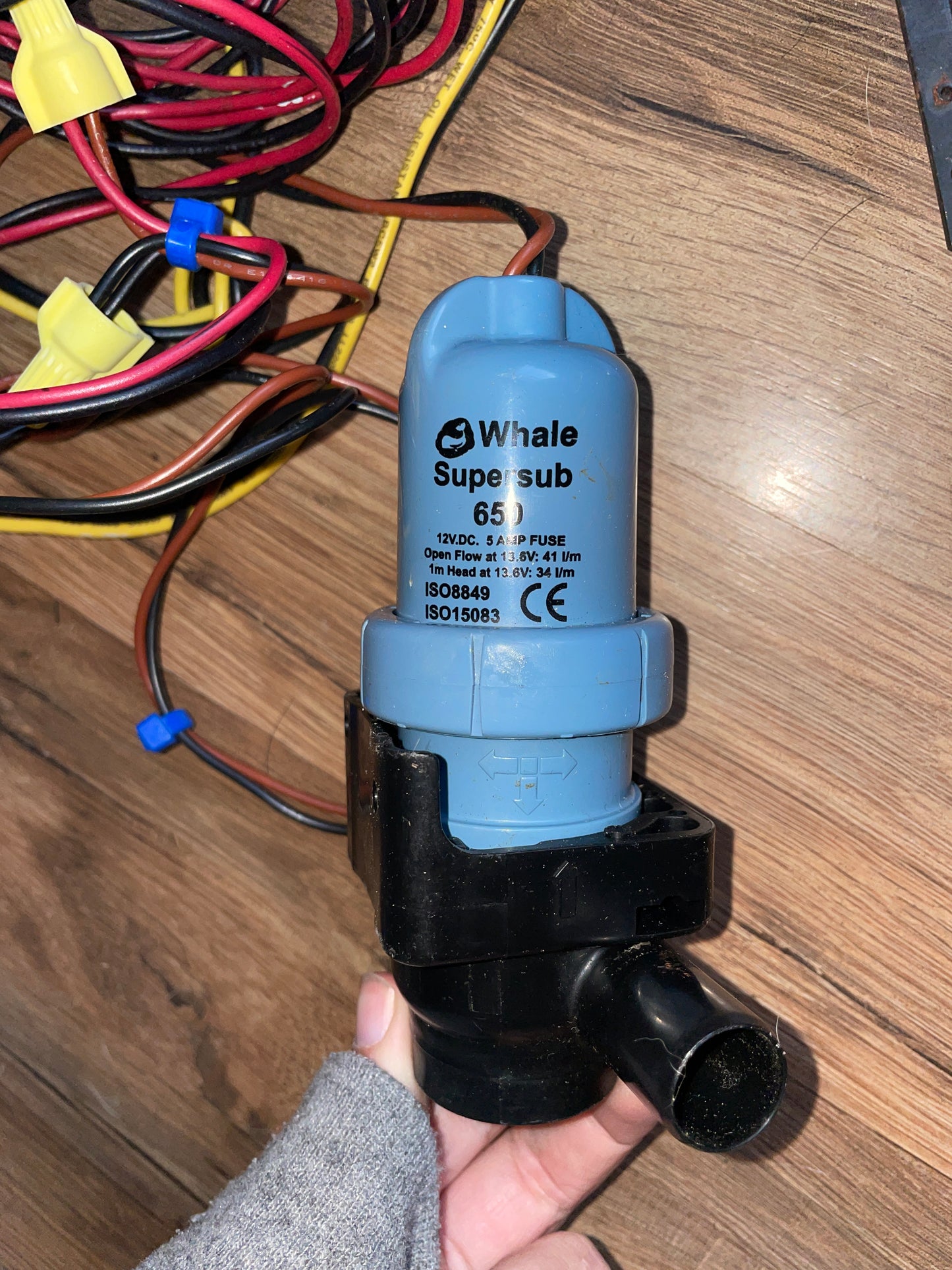 West Marine 500GPH Bilge Pump With Whale Supersub 650