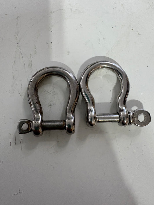 Small Shackle 1/8" Pair
