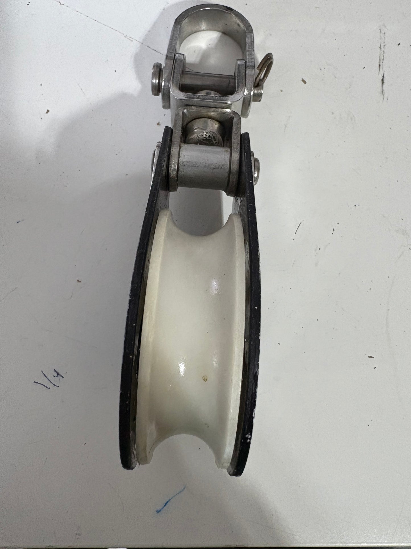 Merriman Single Swivel Block  2  3/8" Sheave- 1/2" line