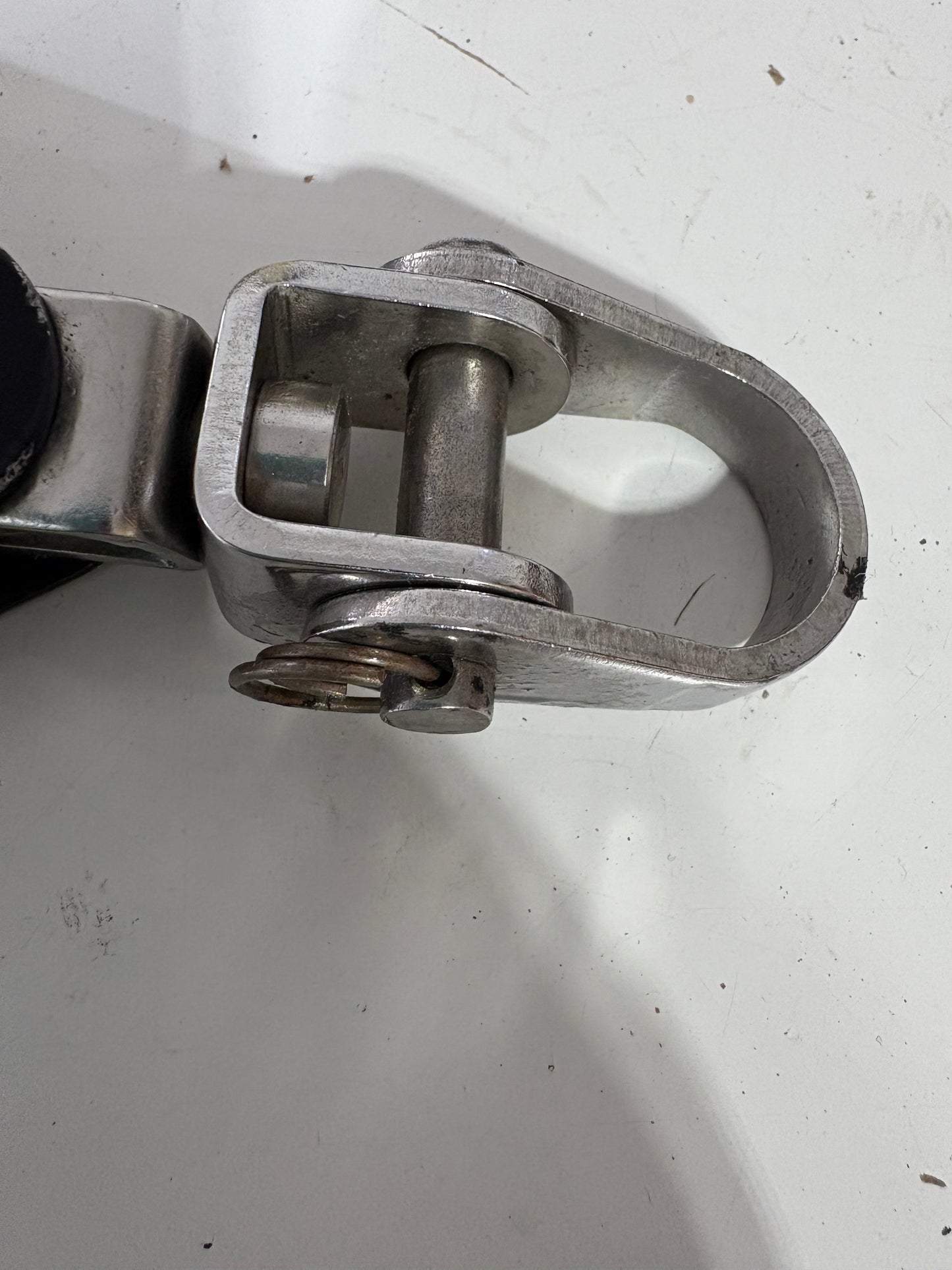 Merriman Single Swivel Block  2  3/8" Sheave- 1/2" line