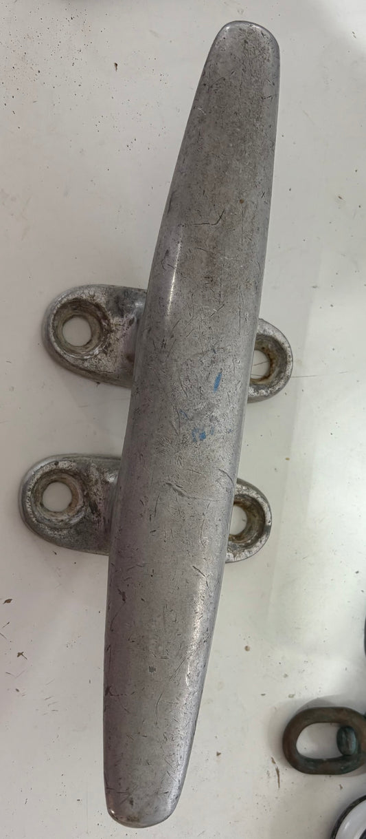 Hollow Aluminum Cleat 10 1/2"