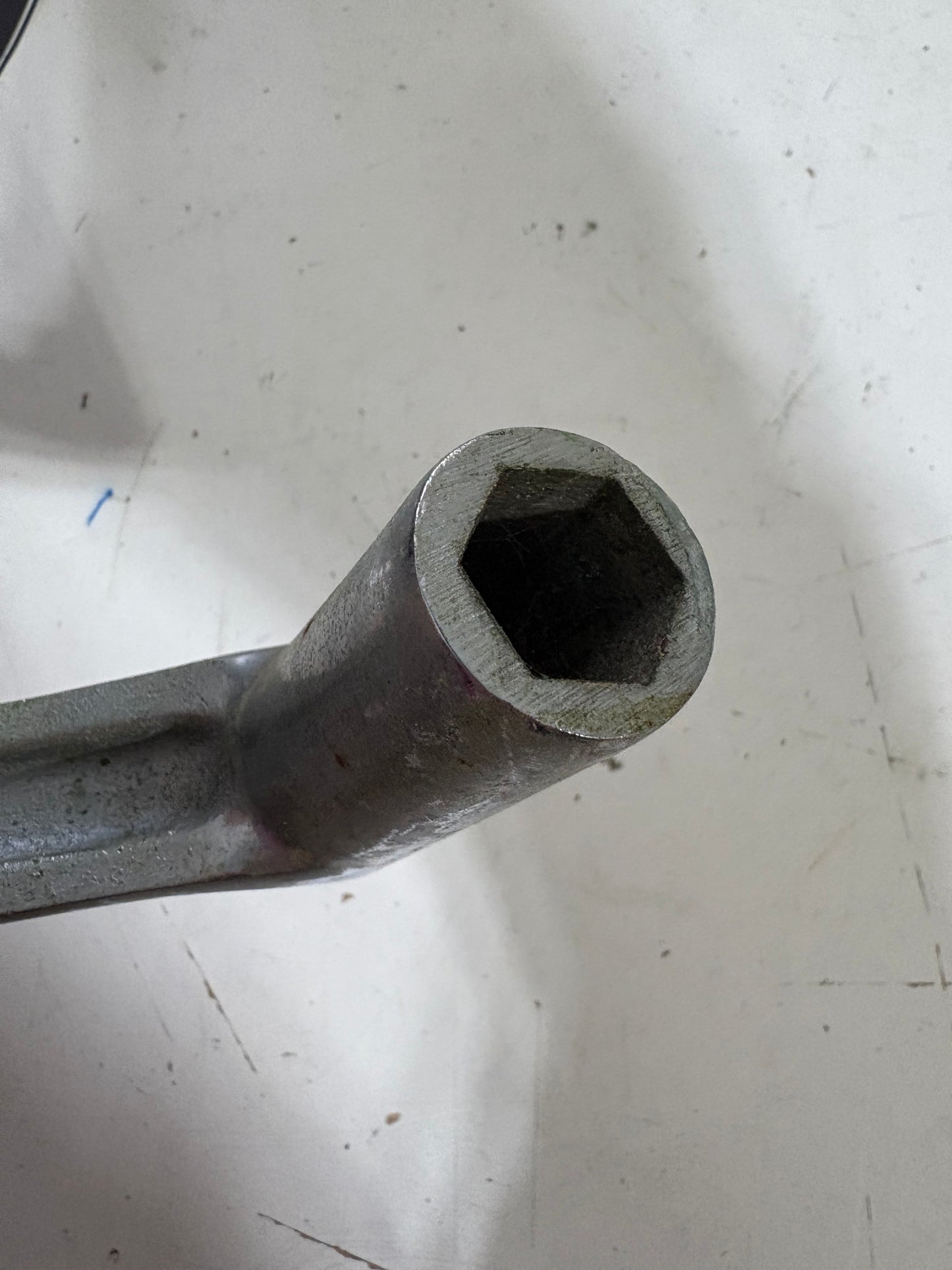 Chromed Bronze Crank Shaft with Plastic Handle