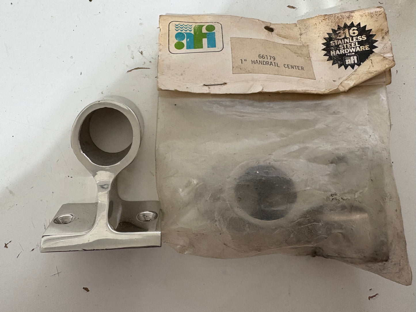 1" Hand Rail Center (2) - NEW