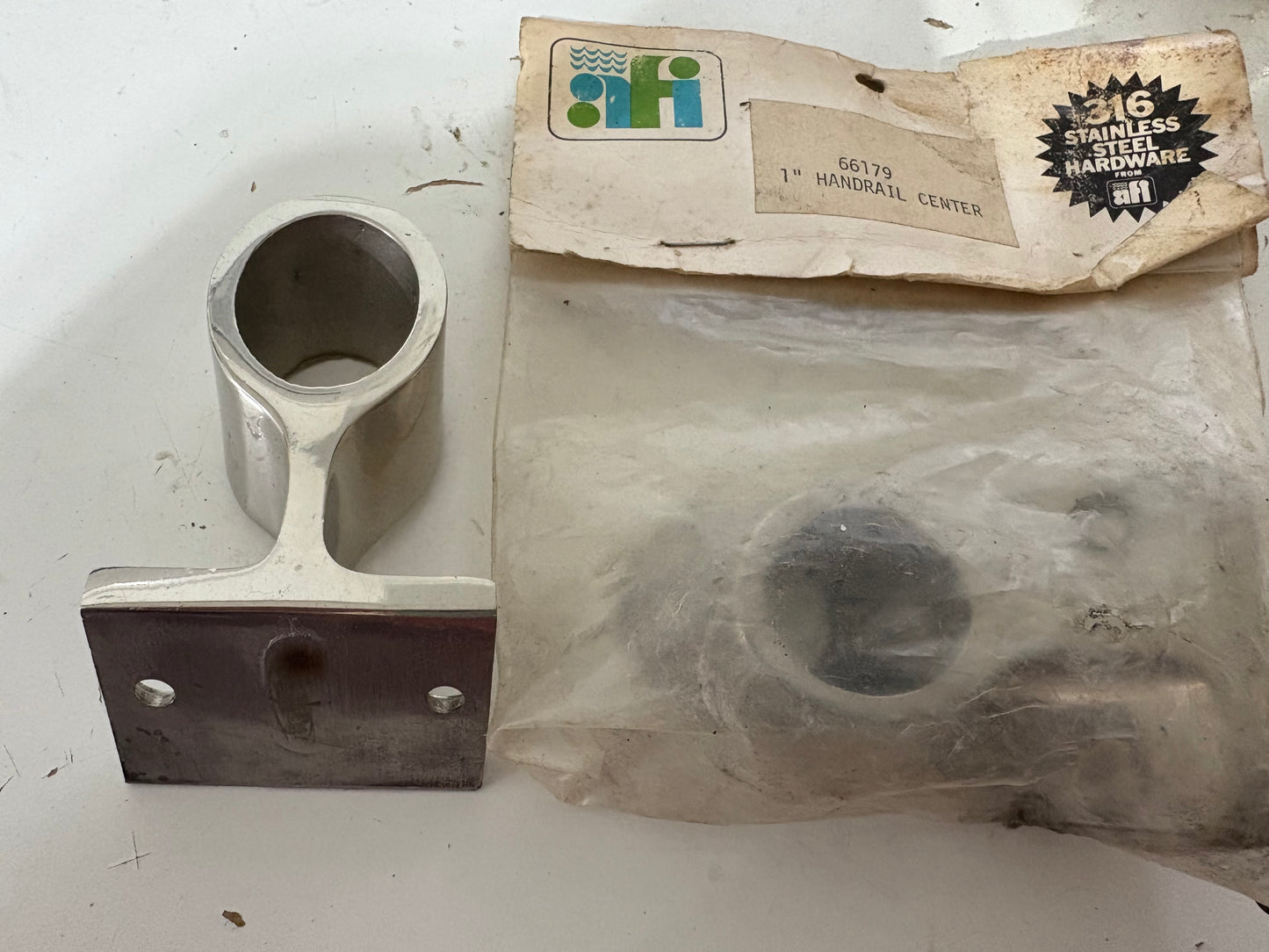 1" Hand Rail Center (2) - NEW