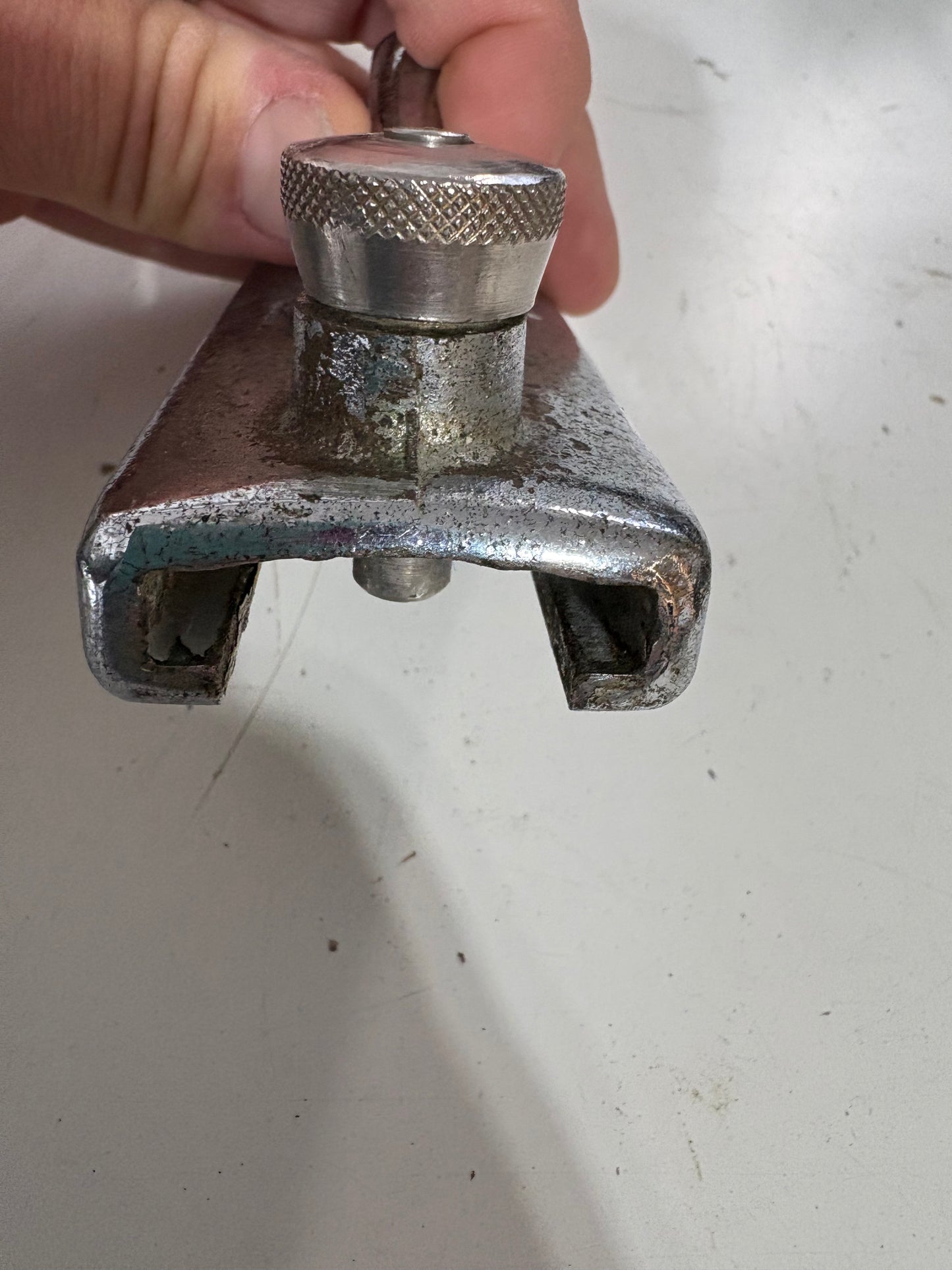 Track Car 1 1/4" Track Spring Pull Top