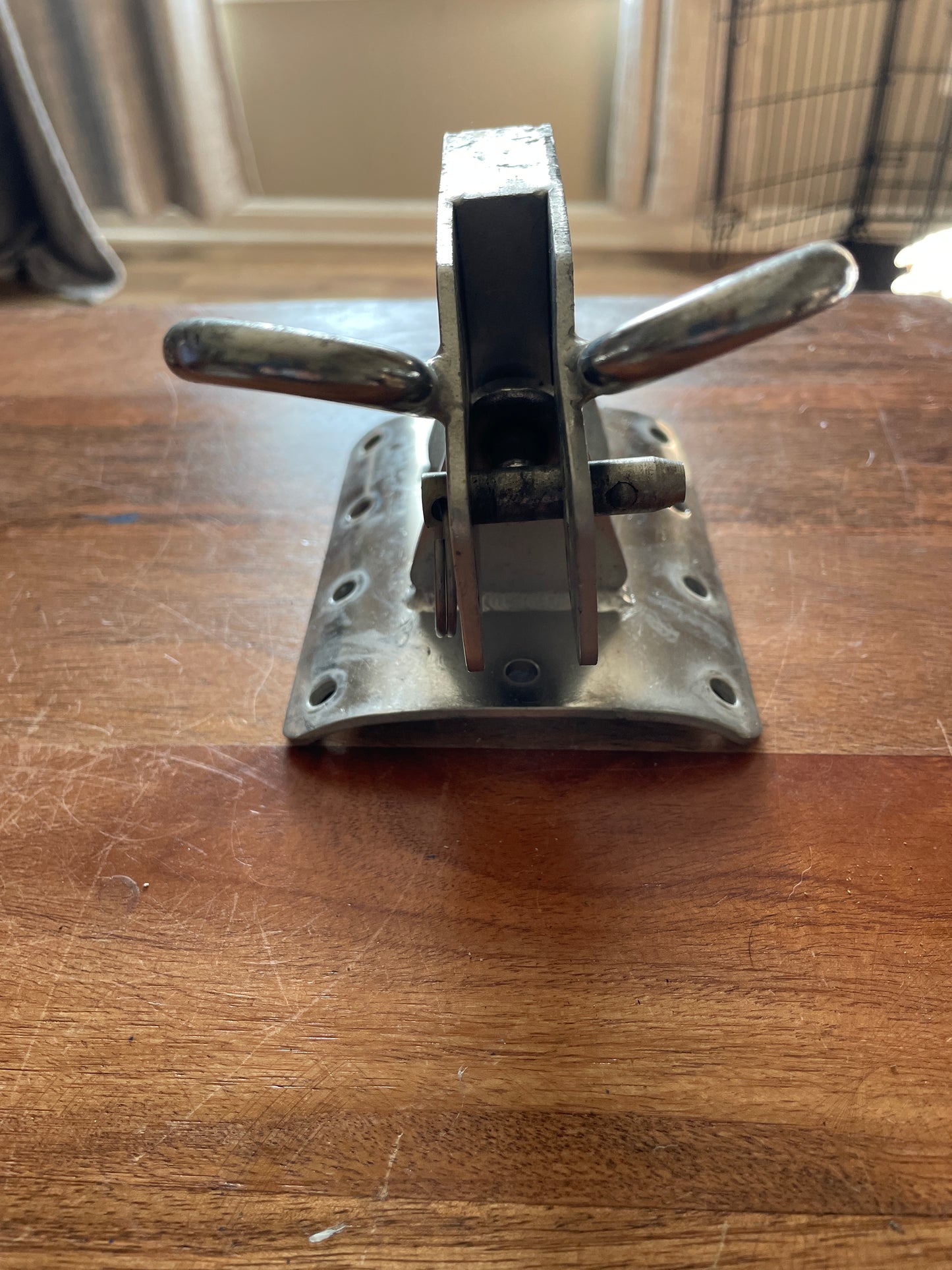 Gooseneck With Boom Brake
