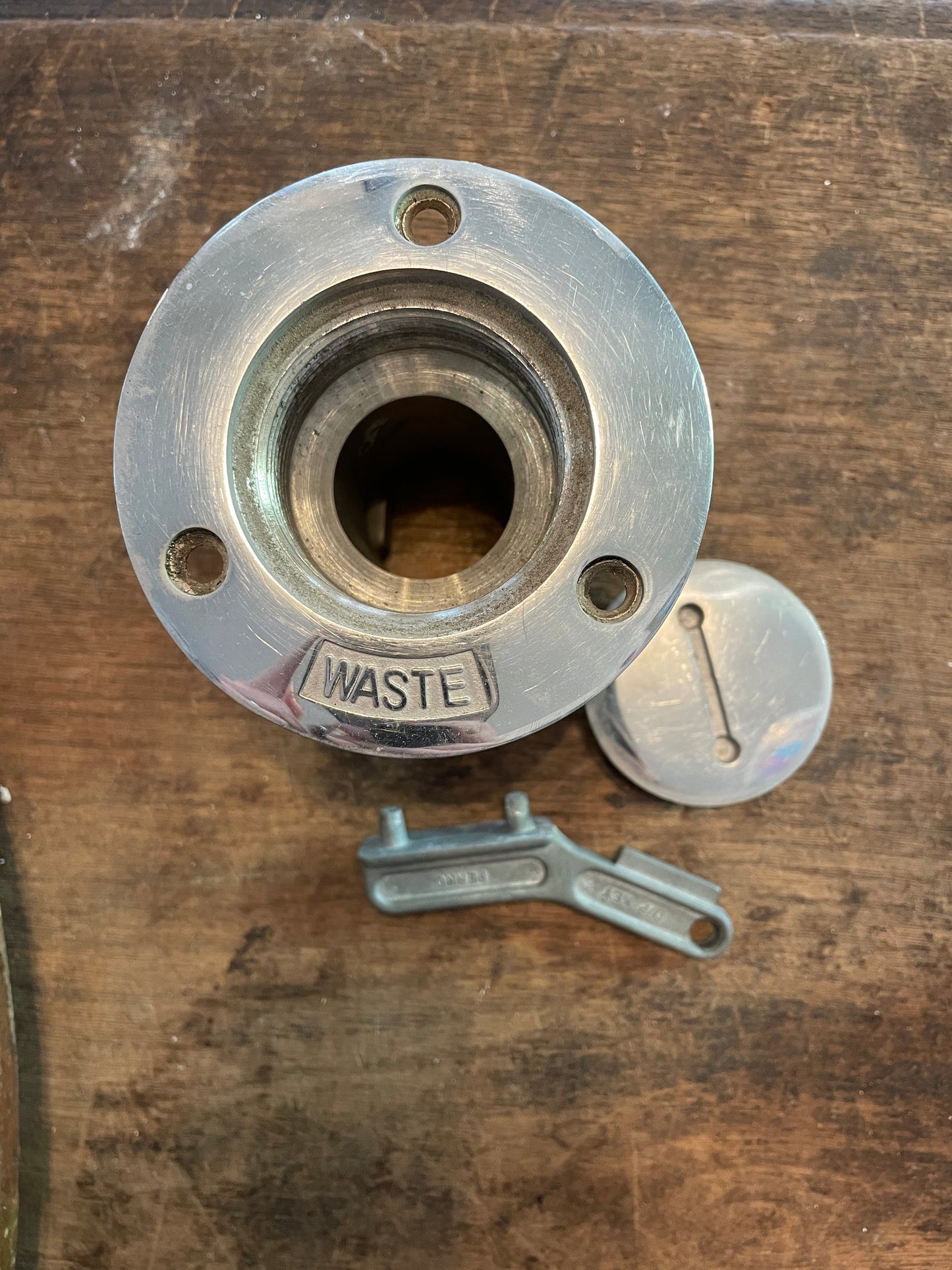 Chromed Waste Deck Plug With Key
