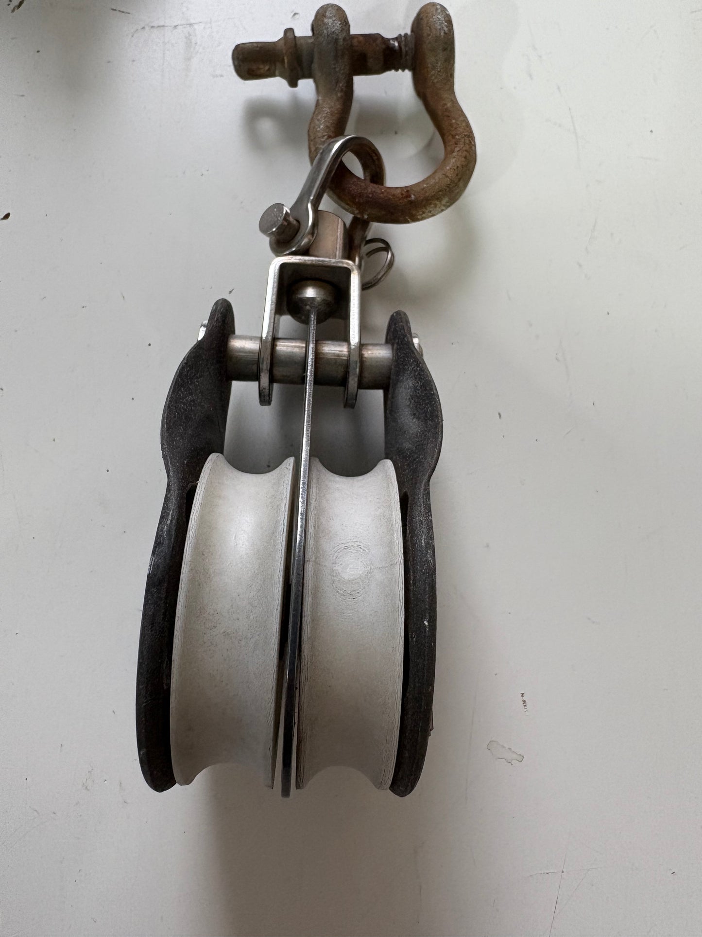 Ronstan Double Swivel Block 1 3/4" Sheave 3/8" Line