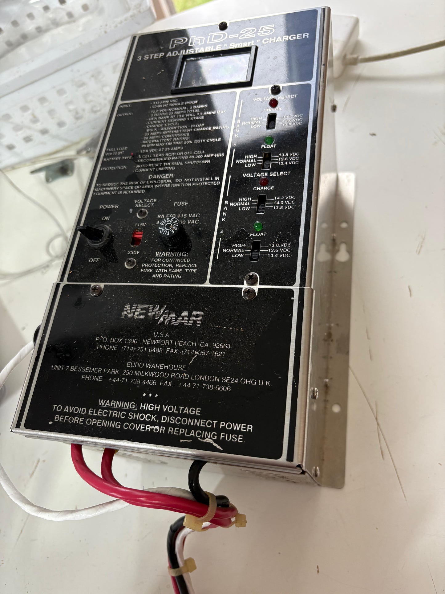 NEWMAR PhD-25 3 Step Adjustable "Smart" Charger S/N F108