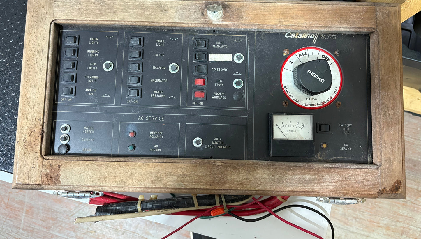 Catalina 27 DC Panel