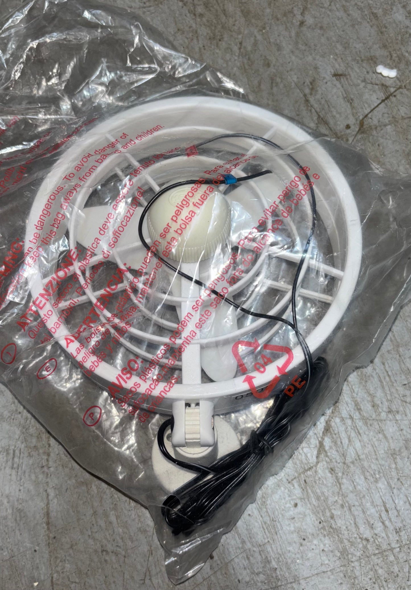 Hellamarine 12V White OR Black Plastic Fan - NEW