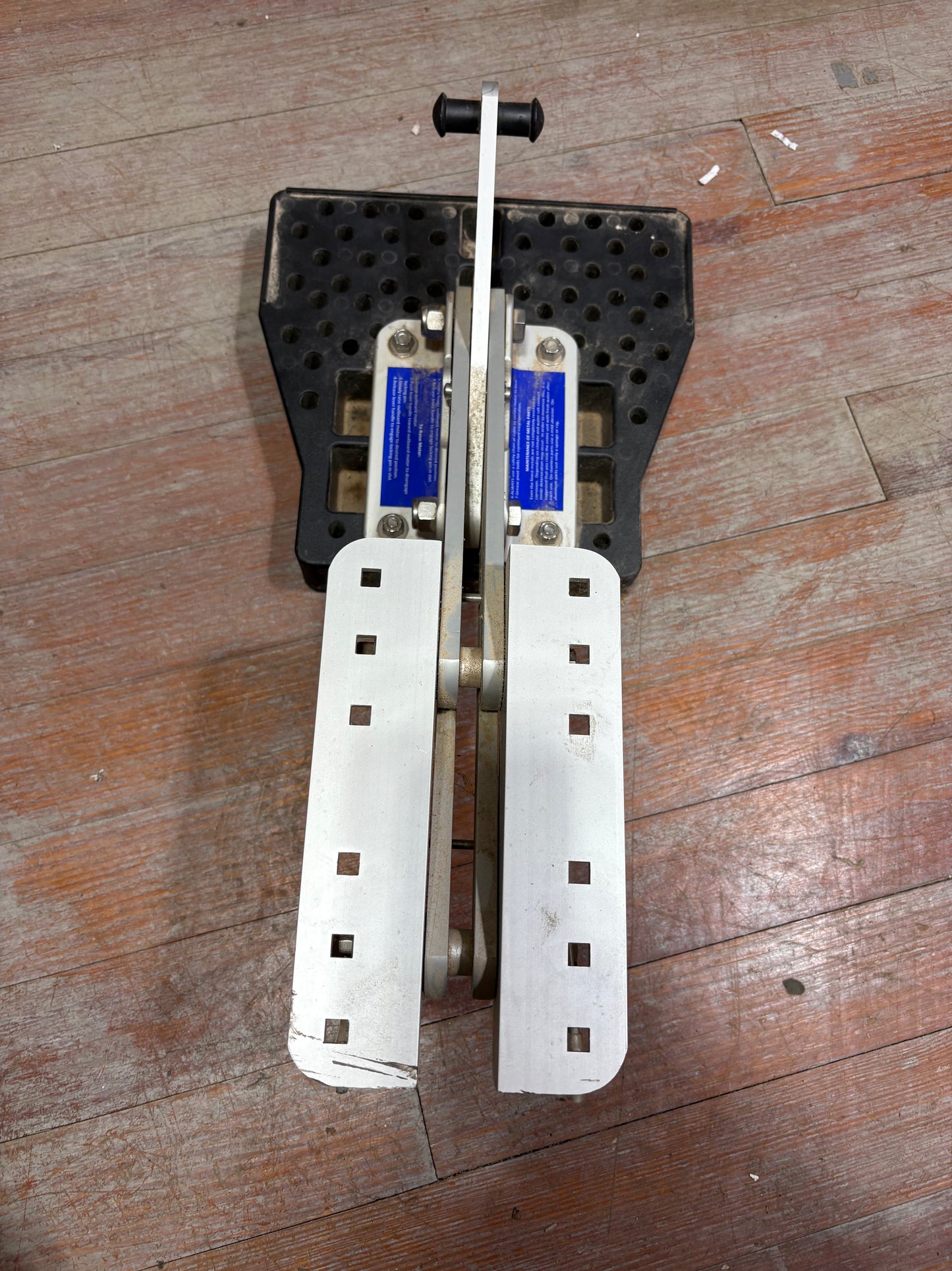 Outboard Engine Motor Mount