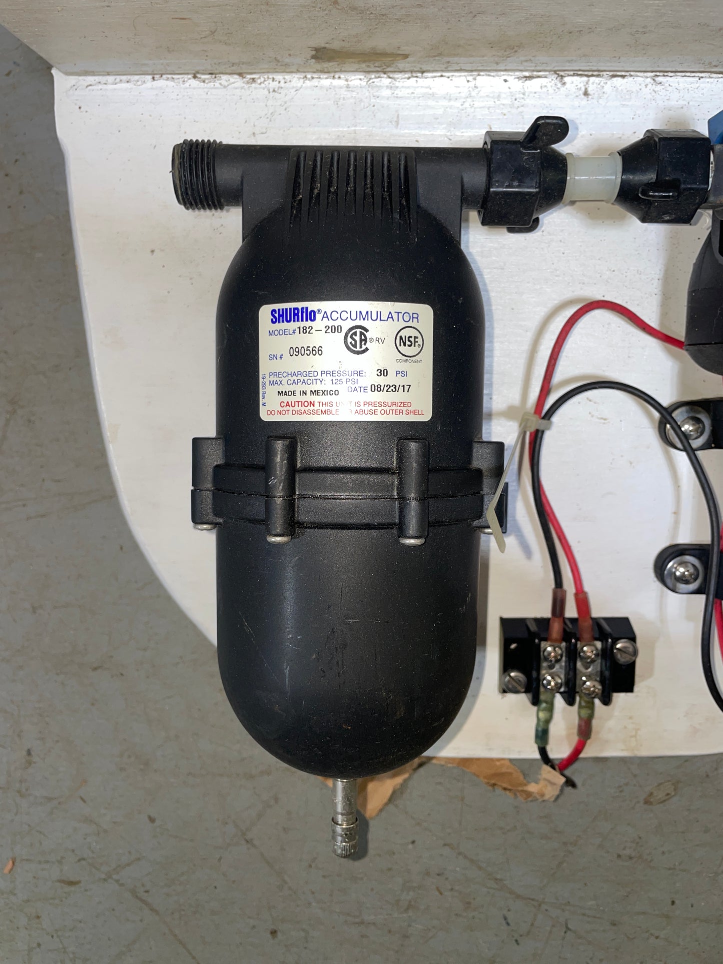 Shuffle Accumulator Model 182-200 & Jabsco Parmax 2.9 Model 31395-0092