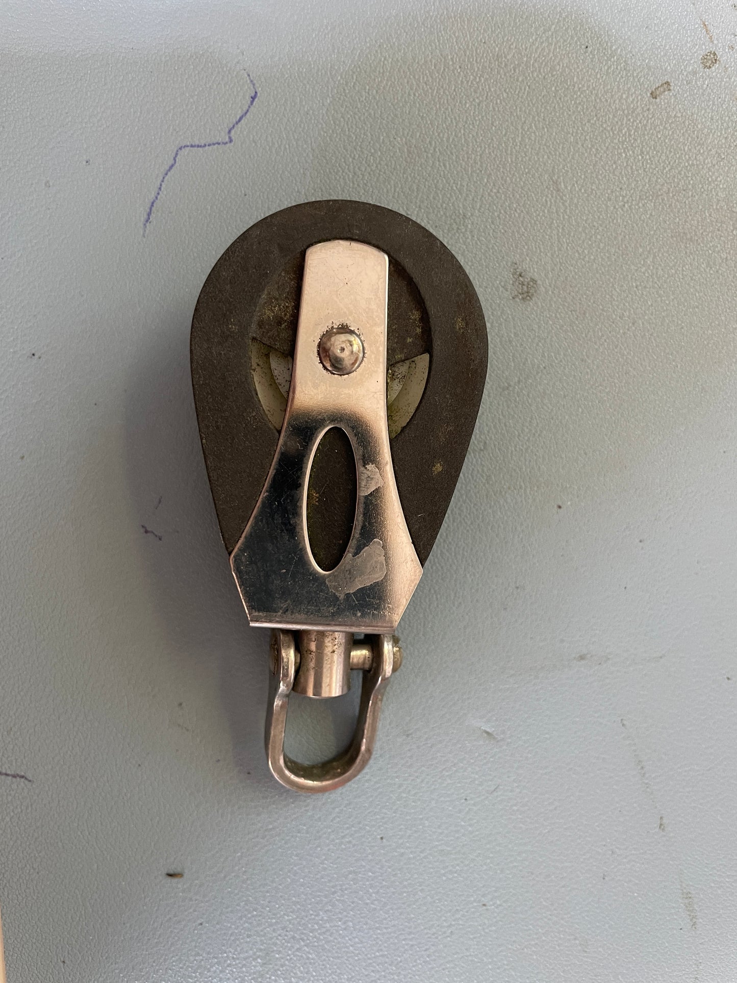 Ronstan 1 5/8” Sheave Single Swivel Block W/Shackle-3/8” Line