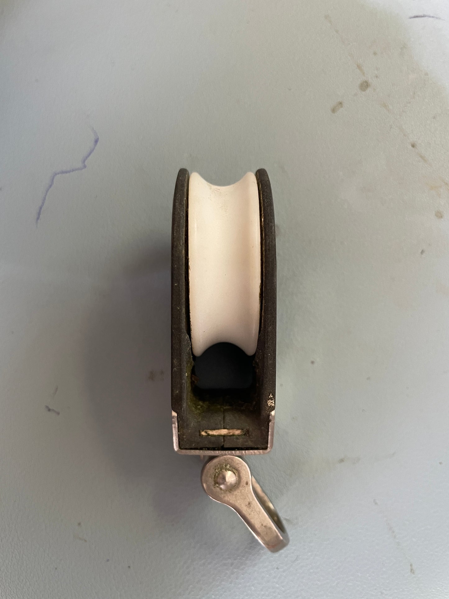 Ronstan 1 5/8” Sheave Single Swivel Block W/Shackle-3/8” Line