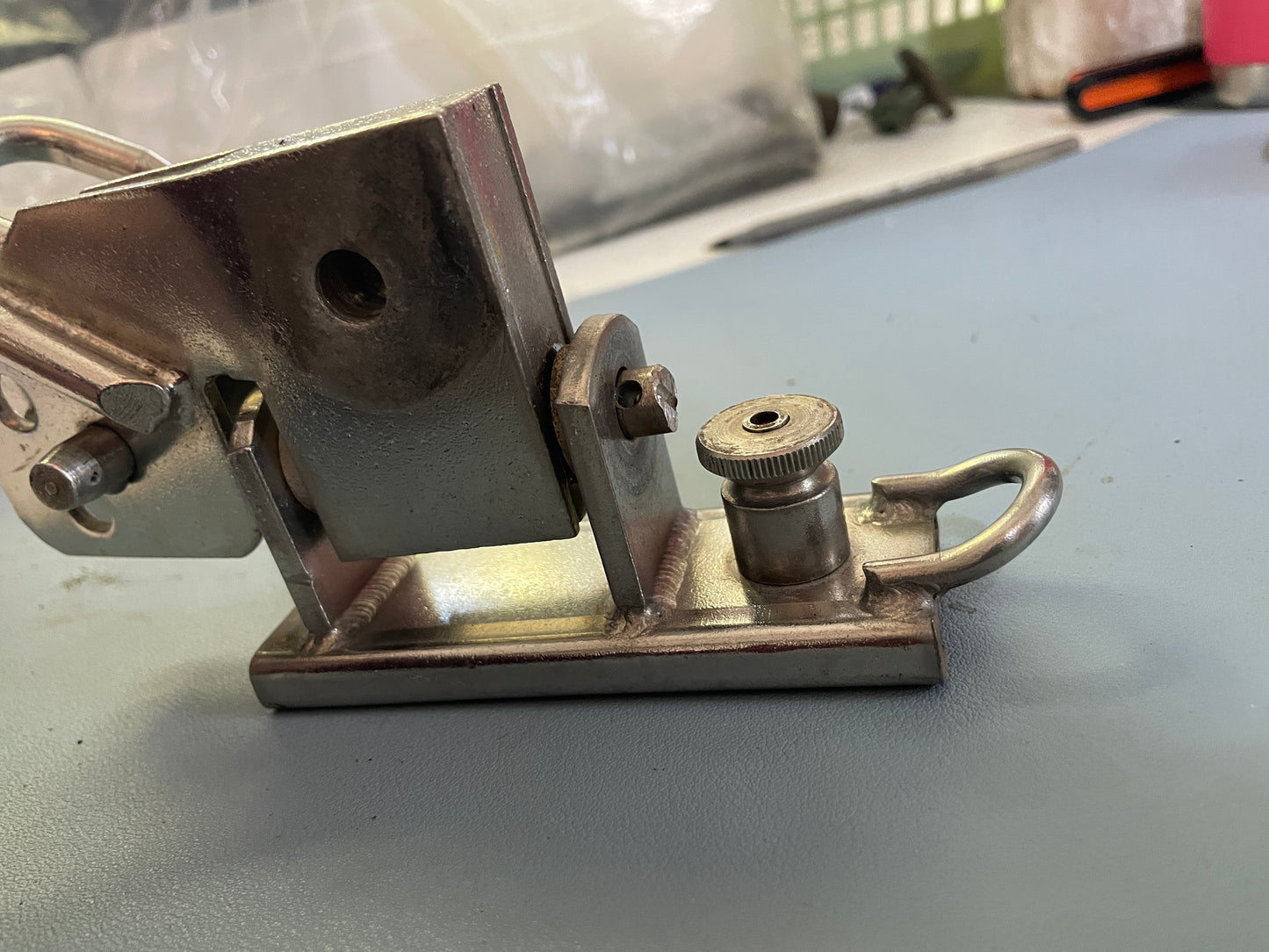 Gooseneck On 1 1/4" Pull Top Track Car